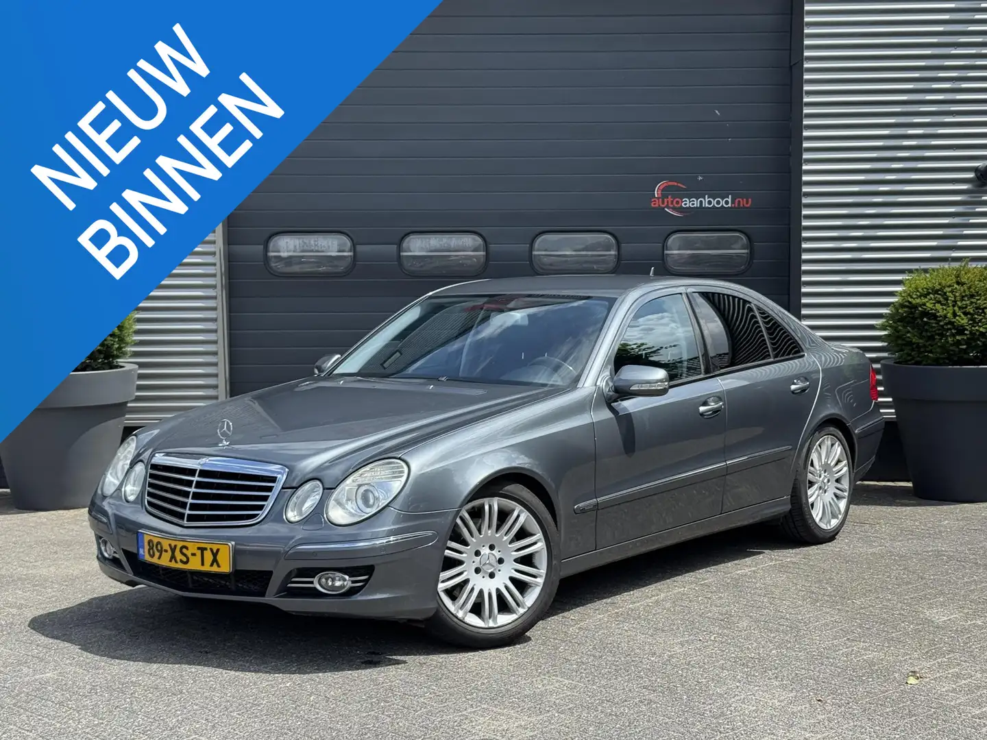 Mercedes-Benz E 230 Avantgarde | Navigatie | Privacy Glass | Trekhaak Grijs - 1