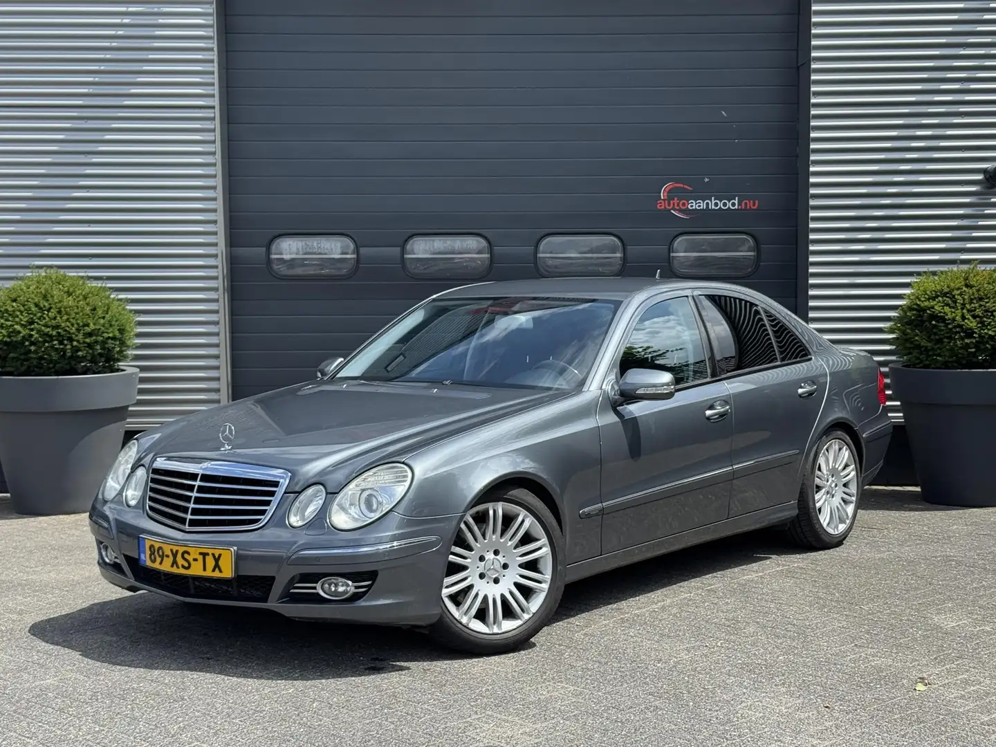 Mercedes-Benz E 230 Avantgarde | Navigatie | Privacy Glass | Trekhaak Grey - 1