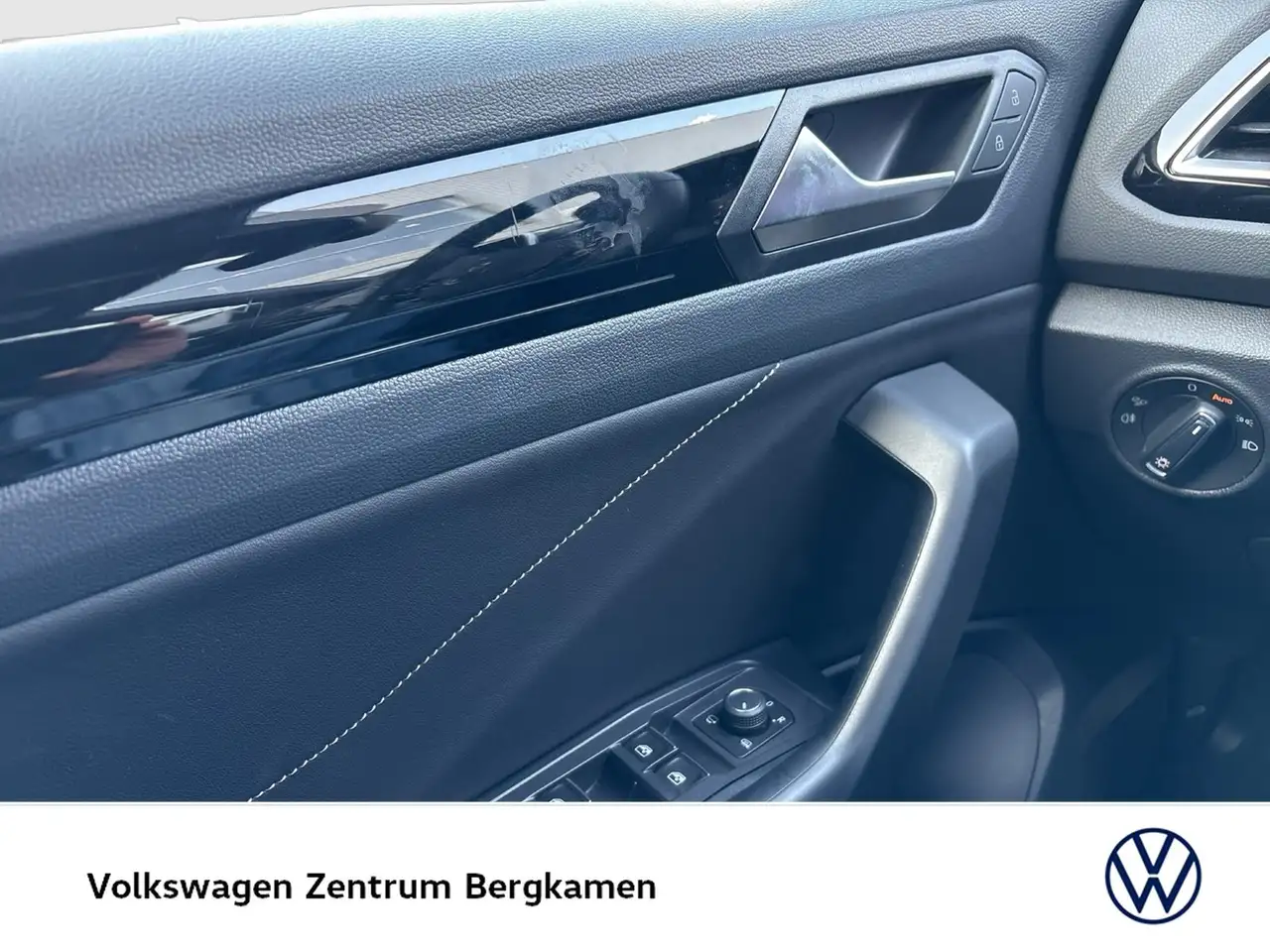 Volkswagen T-Roc 1.0 R-LINE CAM ACC NAVI LM17 LED+ CARPLAY 17