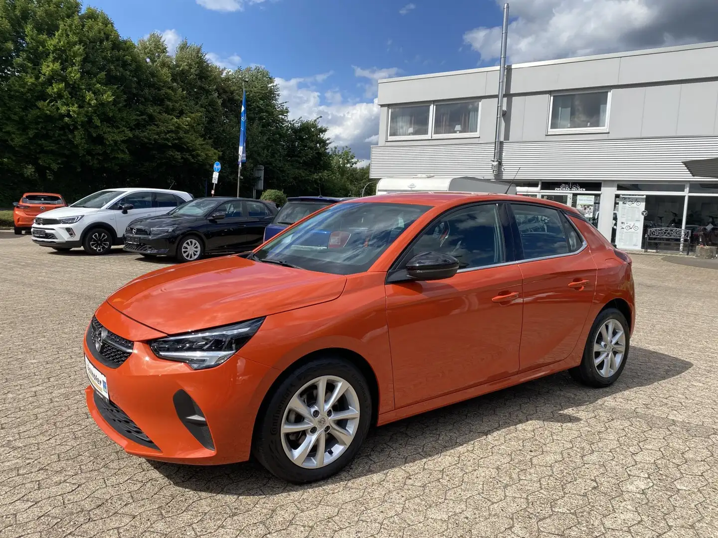 Opel Corsa 1,2 Elegance NAVIGATION/Keyless/LED+Fernlichtassis Orange - 1