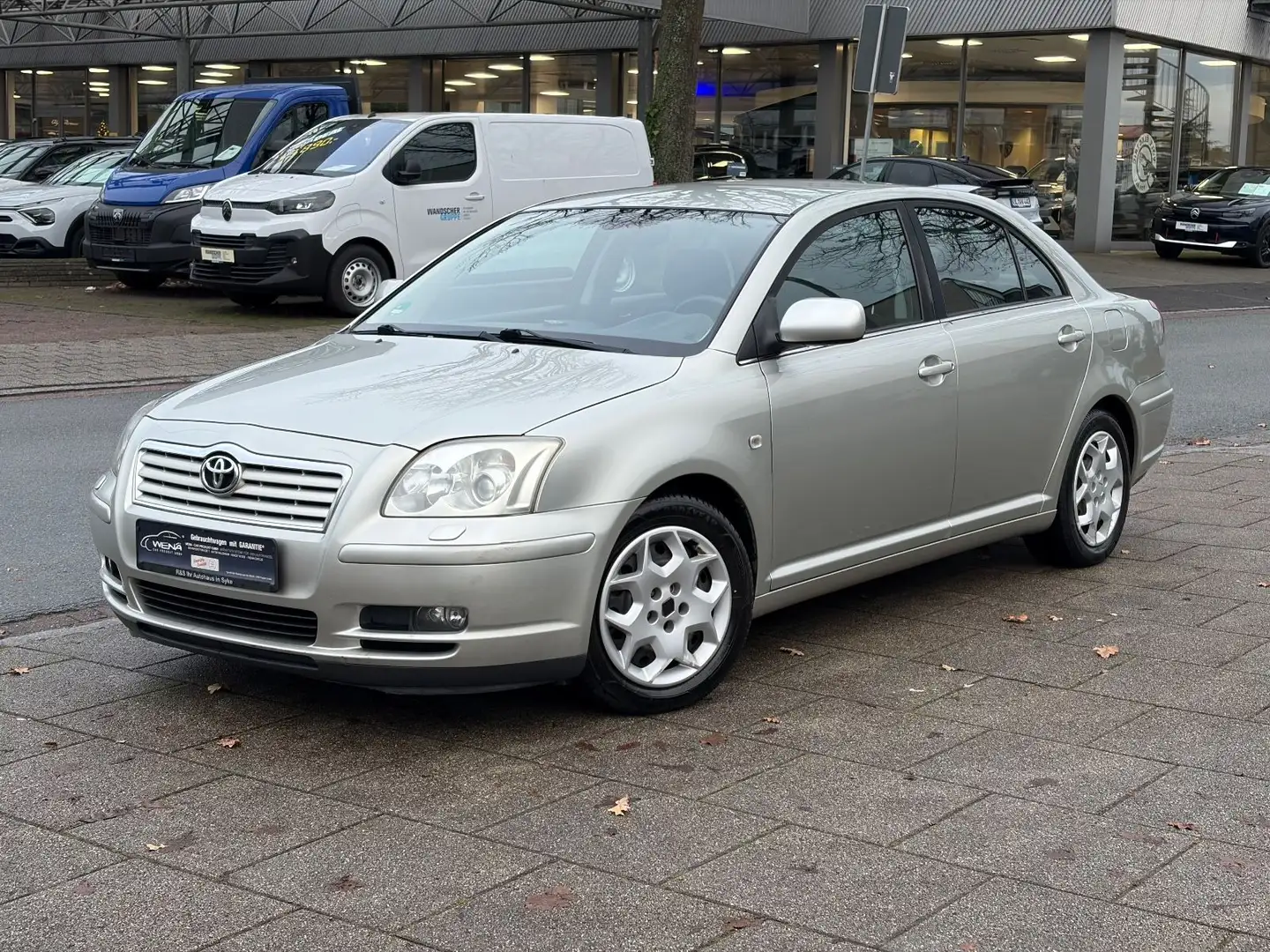Toyota Avensis 1.8 Lim. AHK.2 Hand,Garantie,Tüv Neu Silber - 1