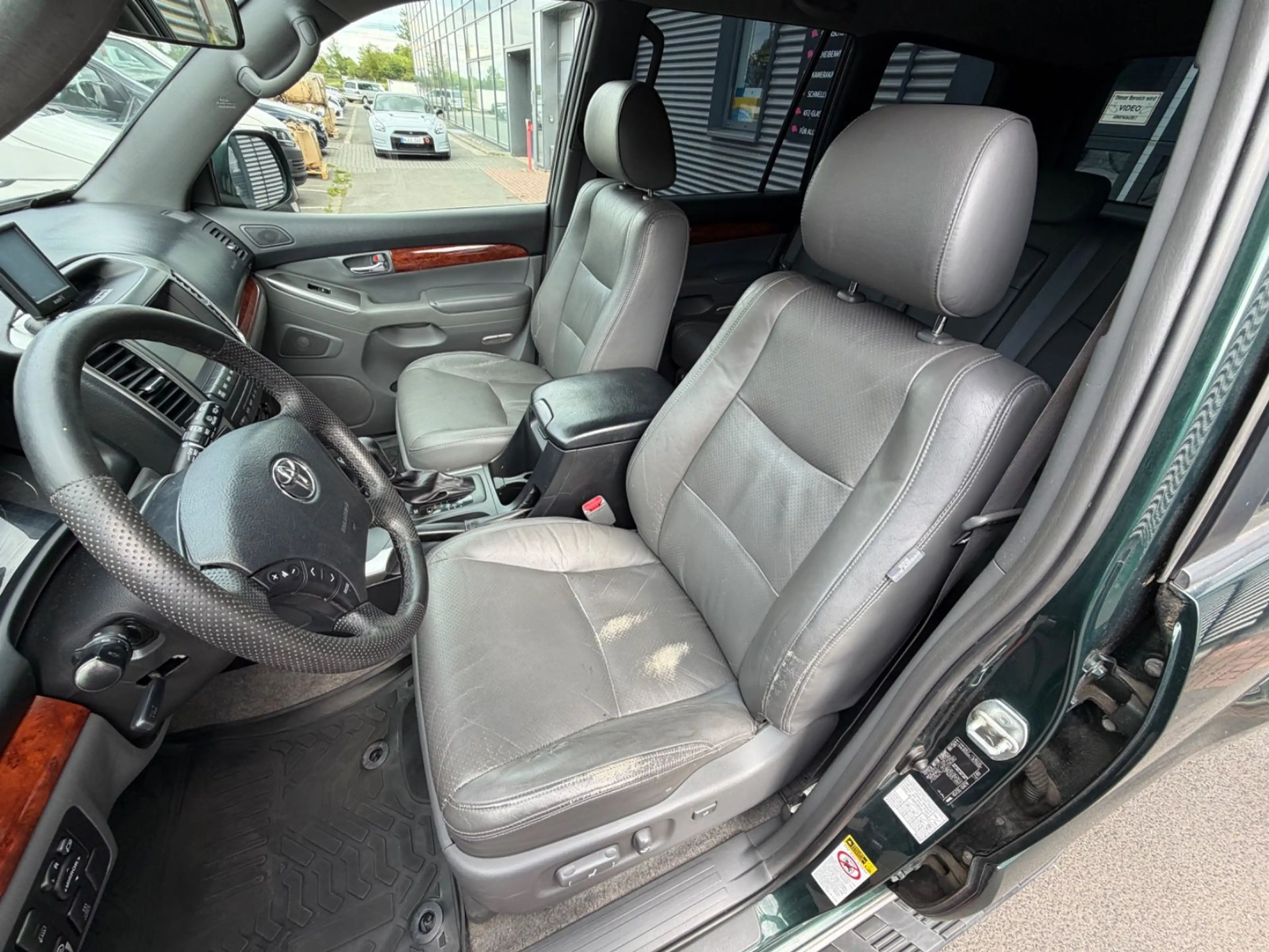 Toyota Land Cruiser 3.0 D-4D*OME FAHRWERK*STANDHEIZUNG* — photo 15