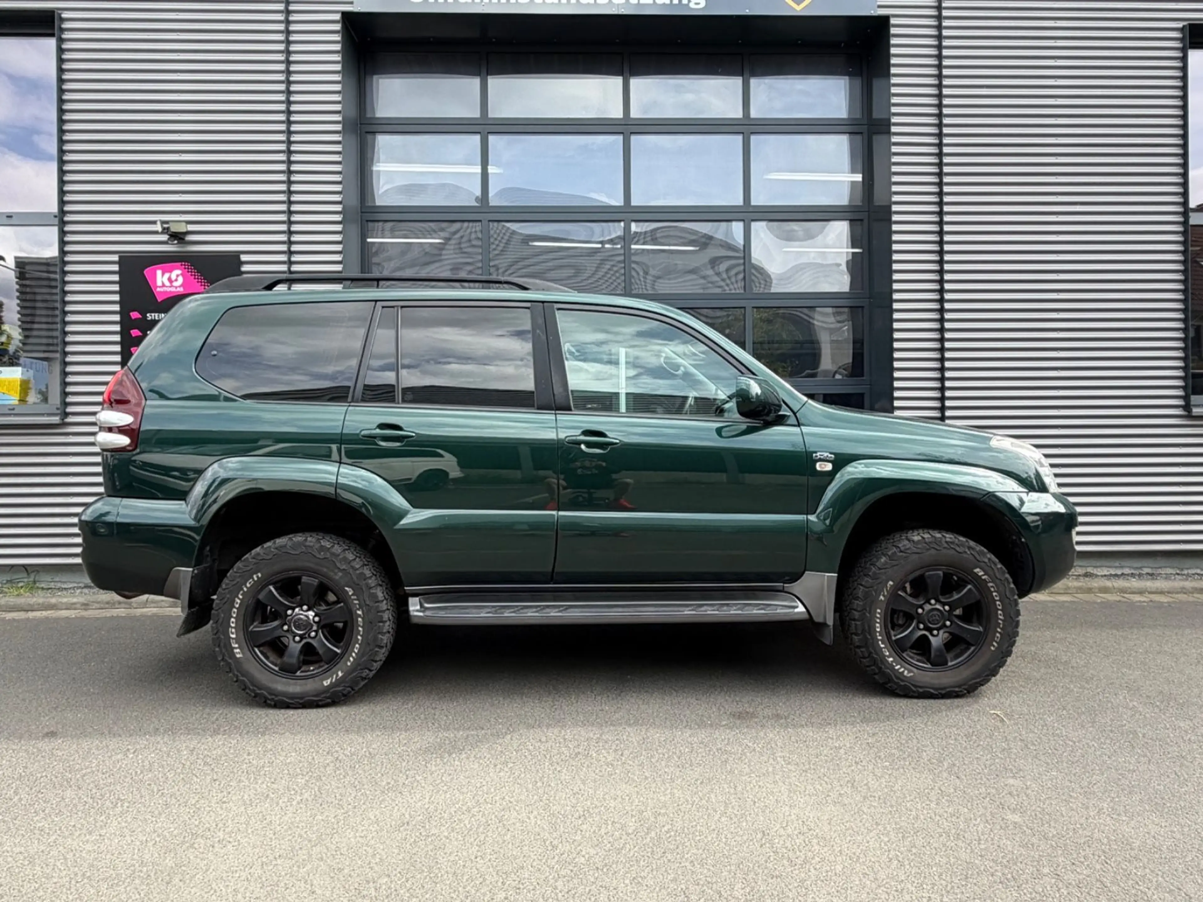 Toyota Land Cruiser 3.0 D-4D*OME FAHRWERK*STANDHEIZUNG* — photo 6