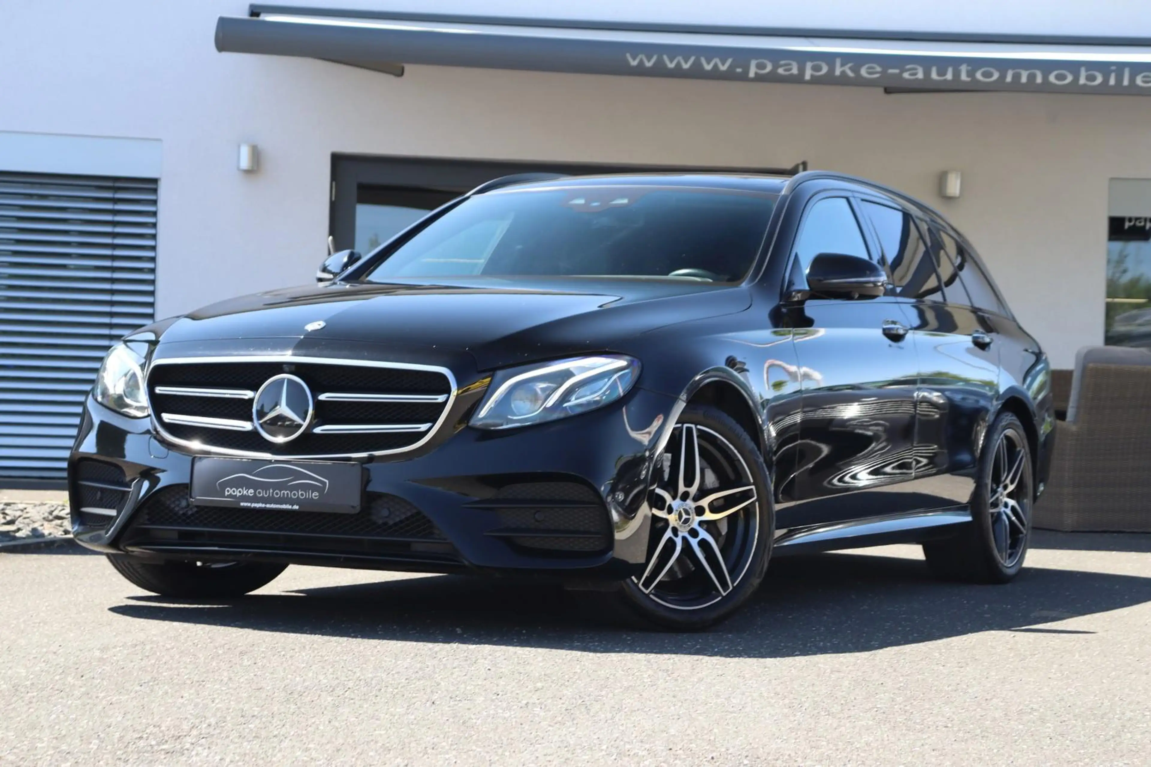 Mercedes-Benz E 400 d 4Matic AMG-Line +AIRMATIC+MULTIBEAM+PANO+ — photo 2