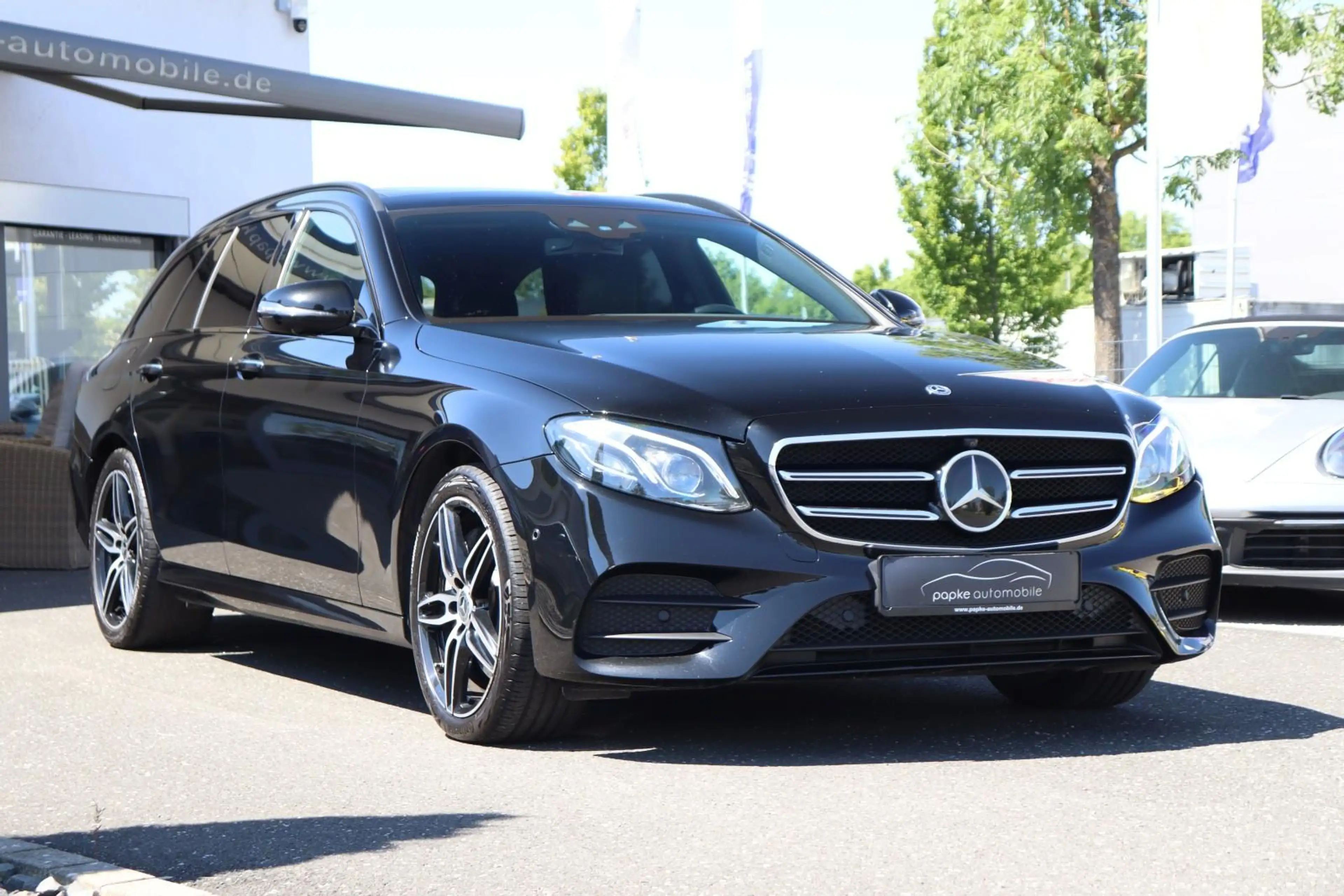 Mercedes-Benz E 400 d 4Matic AMG-Line +AIRMATIC+MULTIBEAM+PANO+ — photo 4