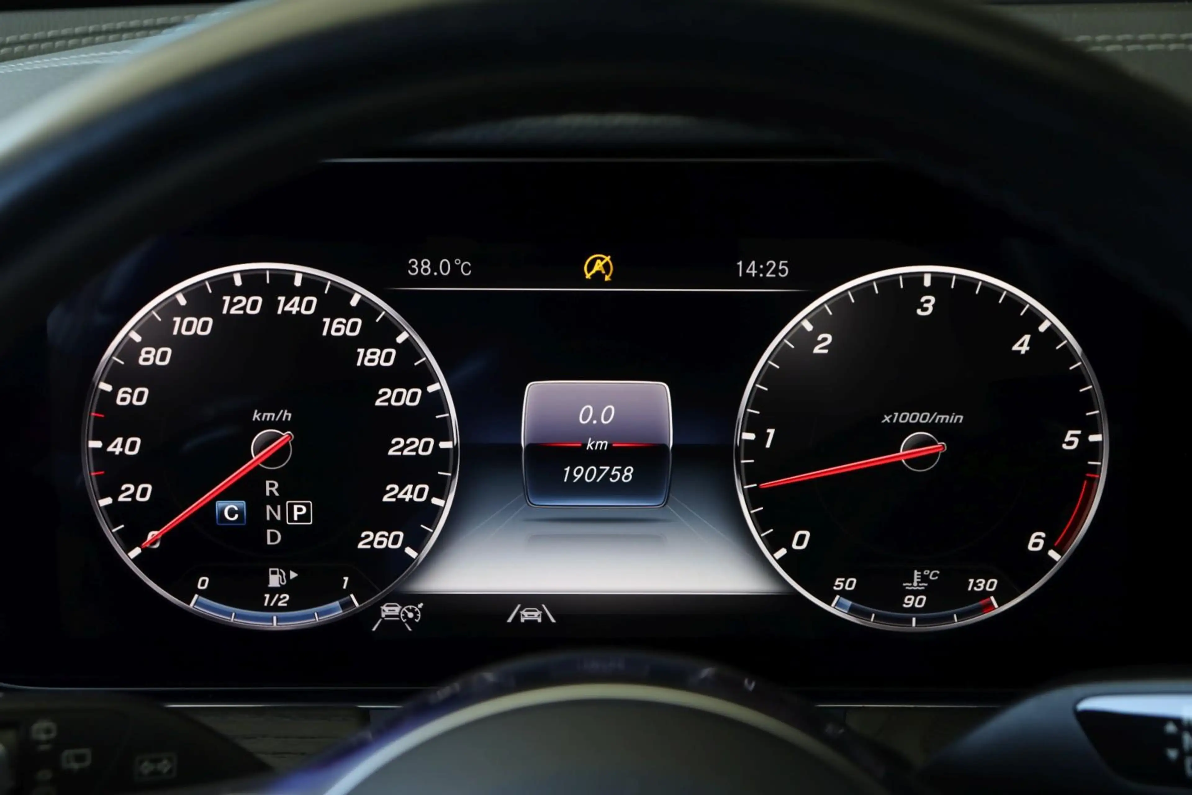 Mercedes-Benz E 400 d 4Matic AMG-Line +AIRMATIC+MULTIBEAM+PANO+ — photo 9