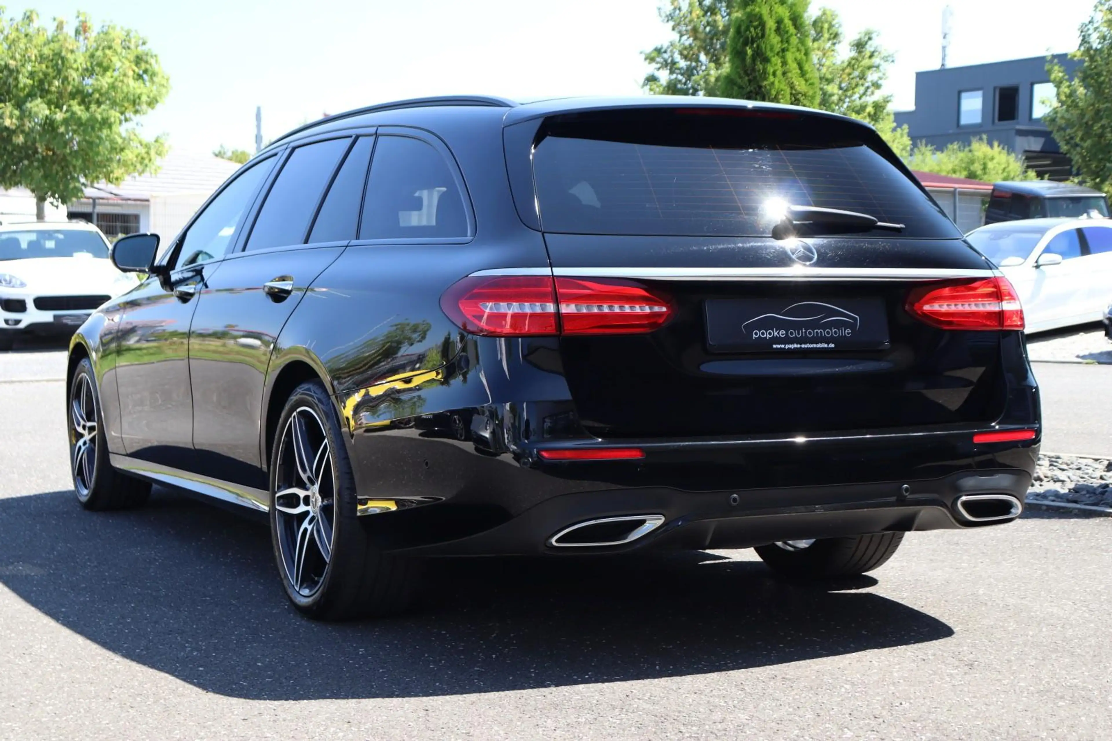 Mercedes-Benz E 400 d 4Matic AMG-Line +AIRMATIC+MULTIBEAM+PANO+ — photo 7
