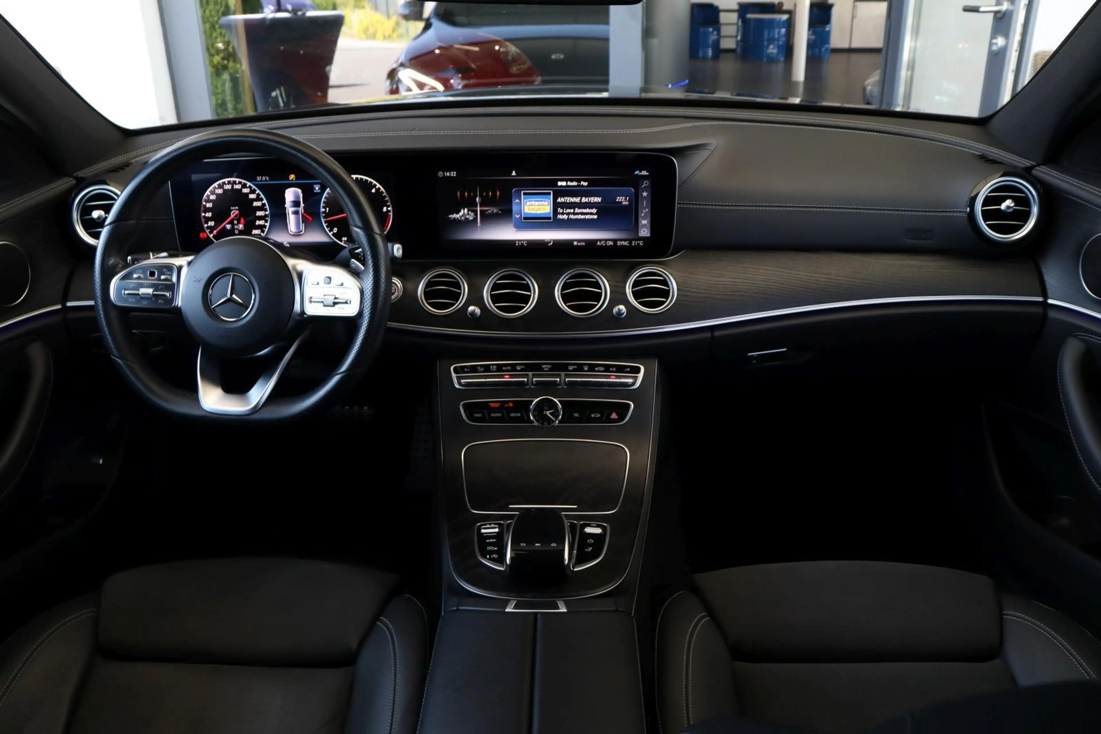Mercedes-Benz E 400 d 4Matic AMG-Line +AIRMATIC+MULTIBEAM+PANO+ — photo 8