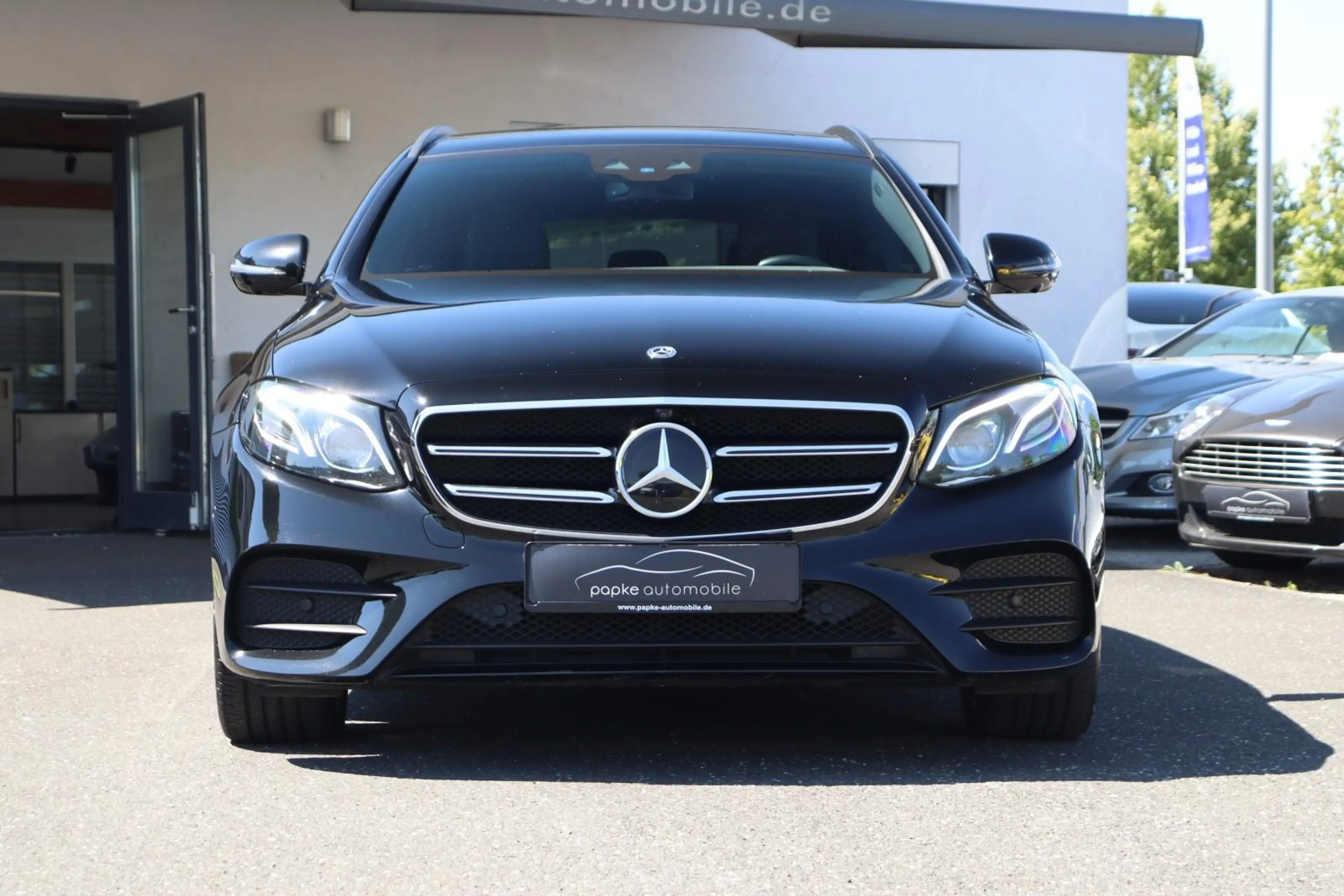 Mercedes-Benz E 400 d 4Matic AMG-Line +AIRMATIC+MULTIBEAM+PANO+ — photo 3