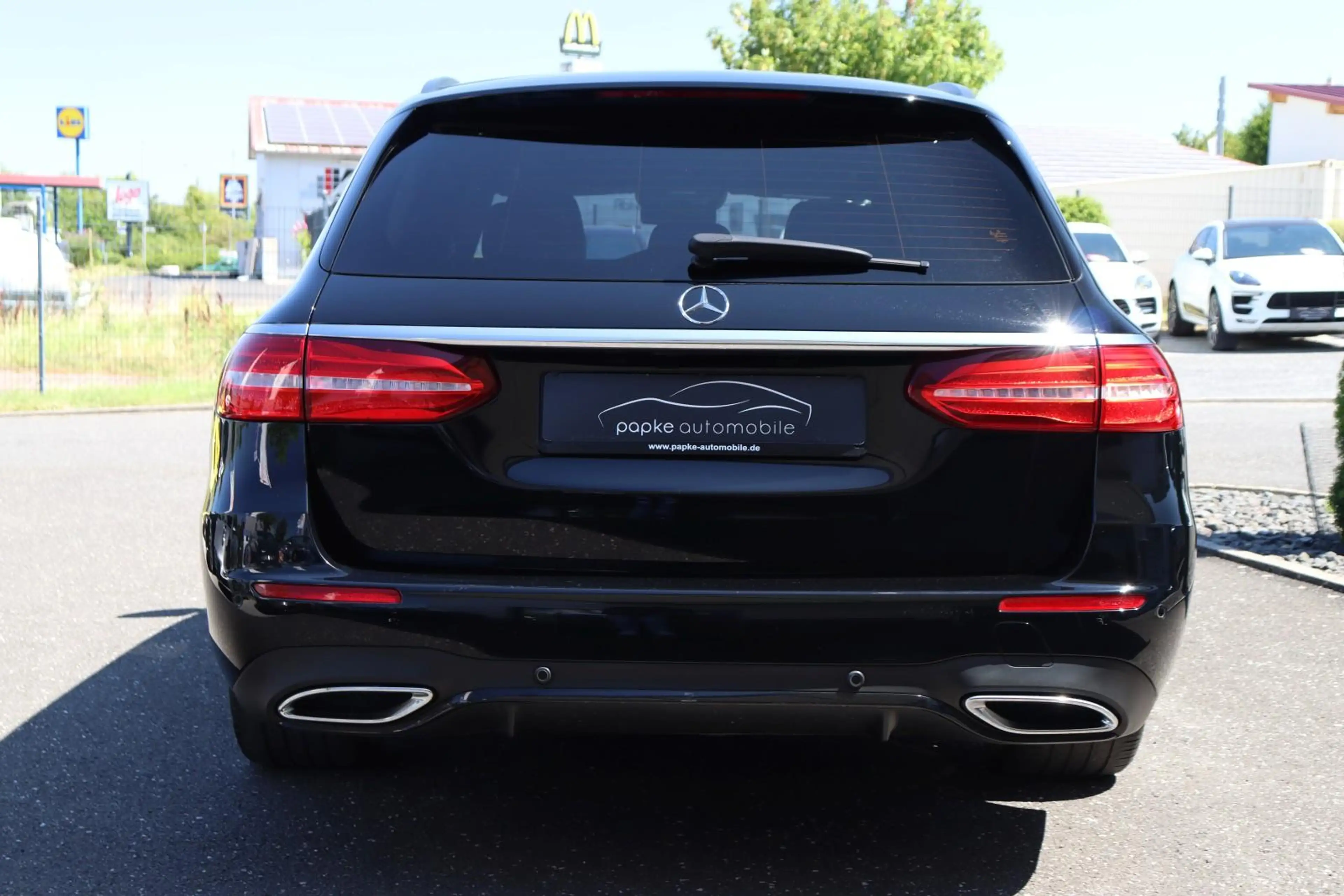 Mercedes-Benz E 400 d 4Matic AMG-Line +AIRMATIC+MULTIBEAM+PANO+ — photo 6