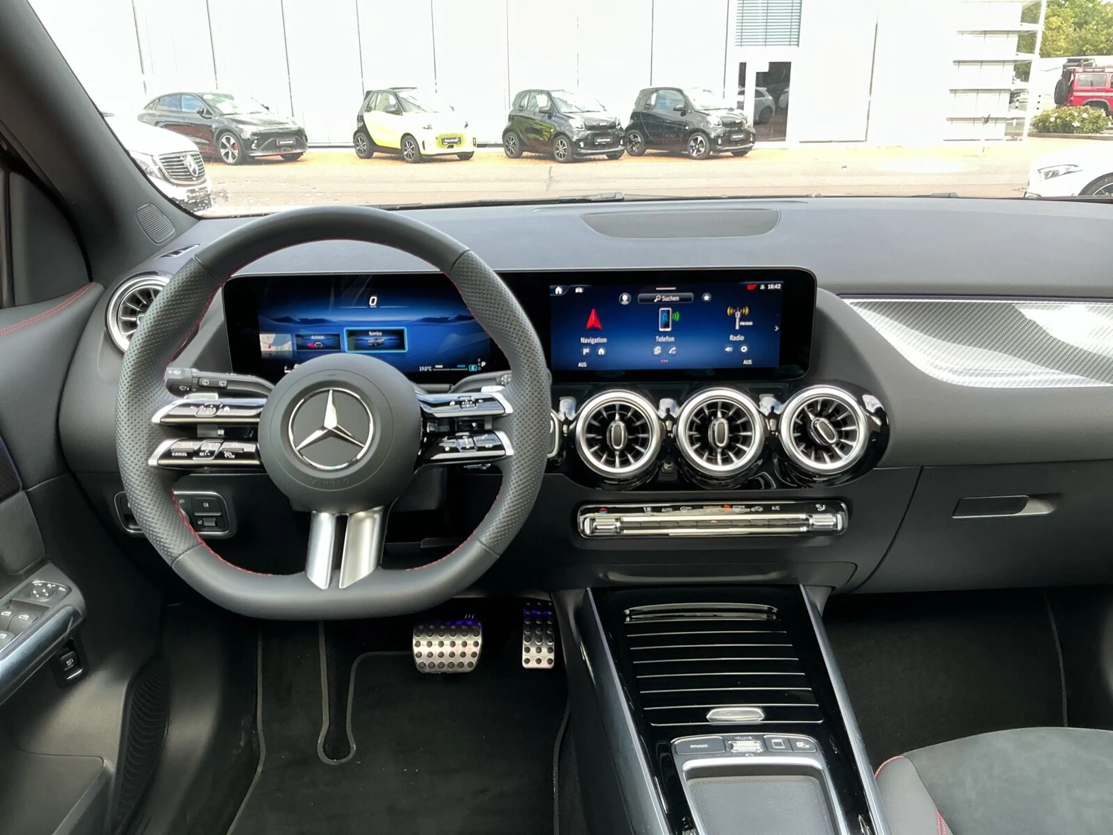 Mercedes-Benz GLA 200 GLA 200 AMG Edition Distro 360 Kam LED Spiegelpak — photo 11