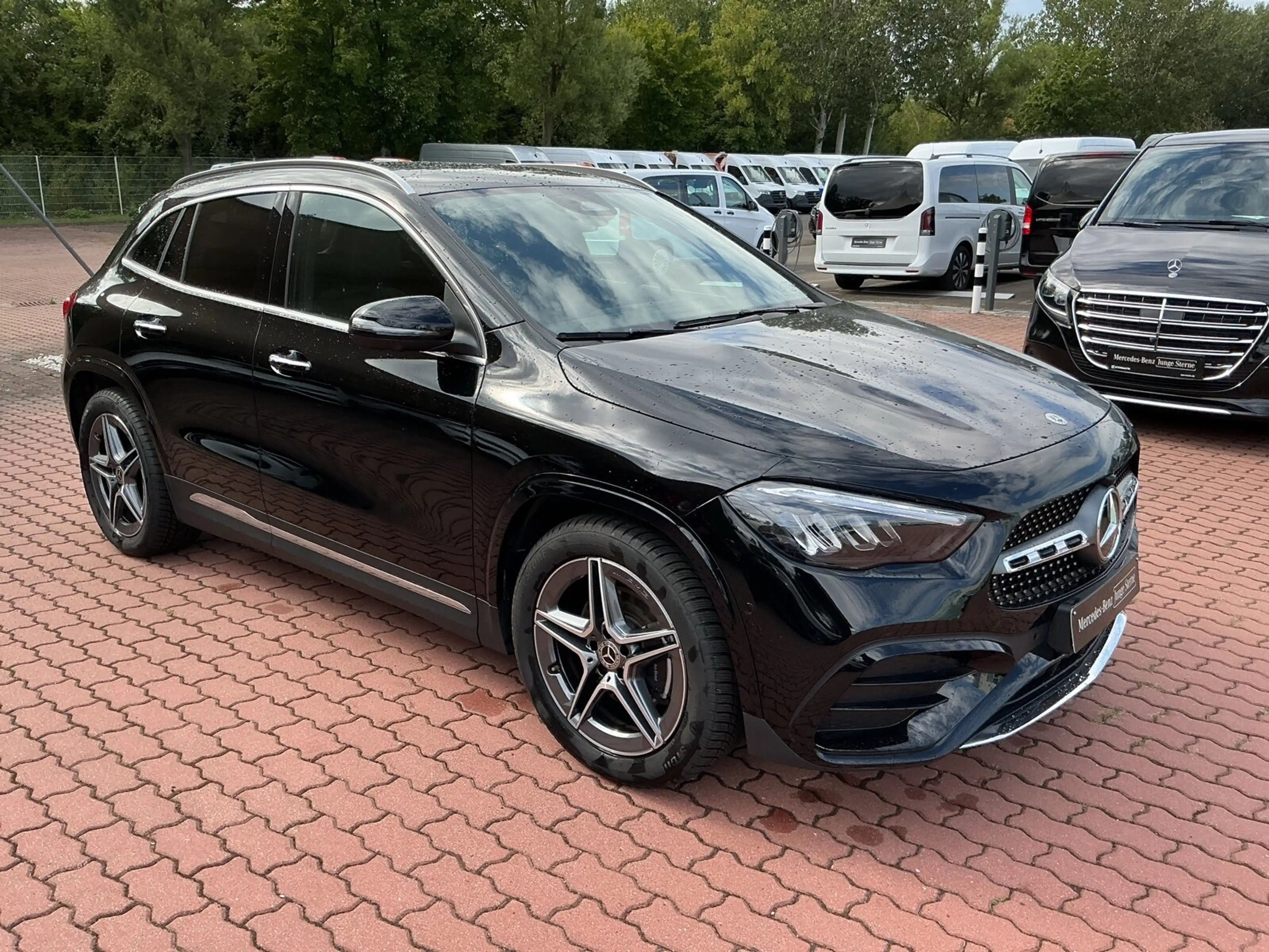 Mercedes-Benz GLA 200 GLA 200 AMG Edition Distro 360 Kam LED Spiegelpak — photo 3