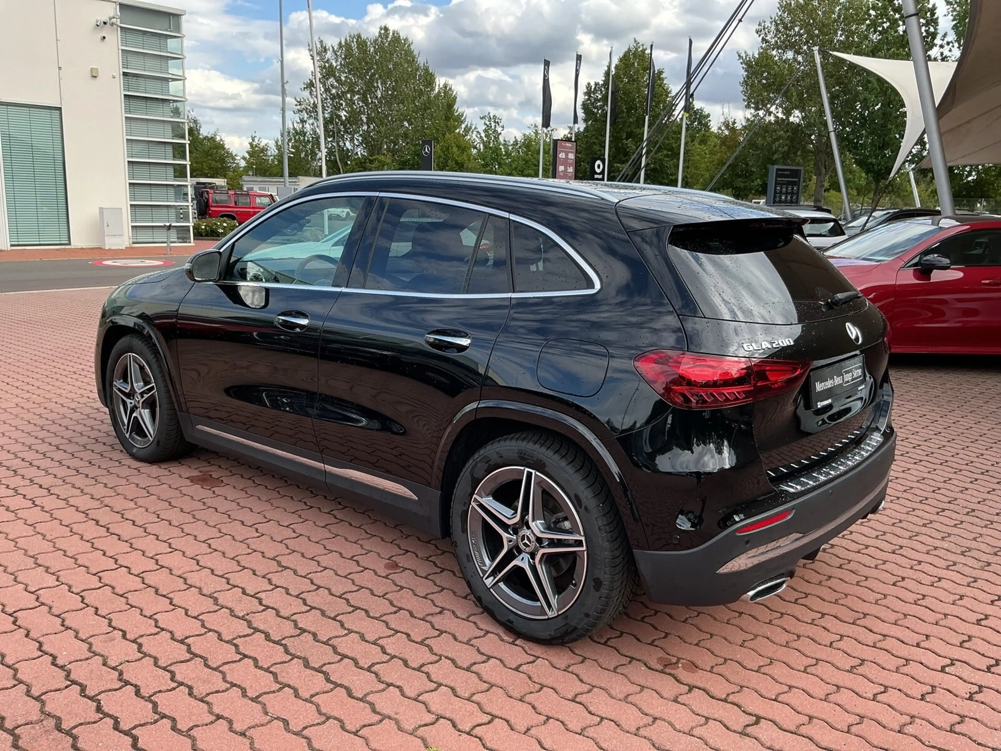 Mercedes-Benz GLA 200 GLA 200 AMG Edition Distro 360 Kam LED Spiegelpak — photo 6