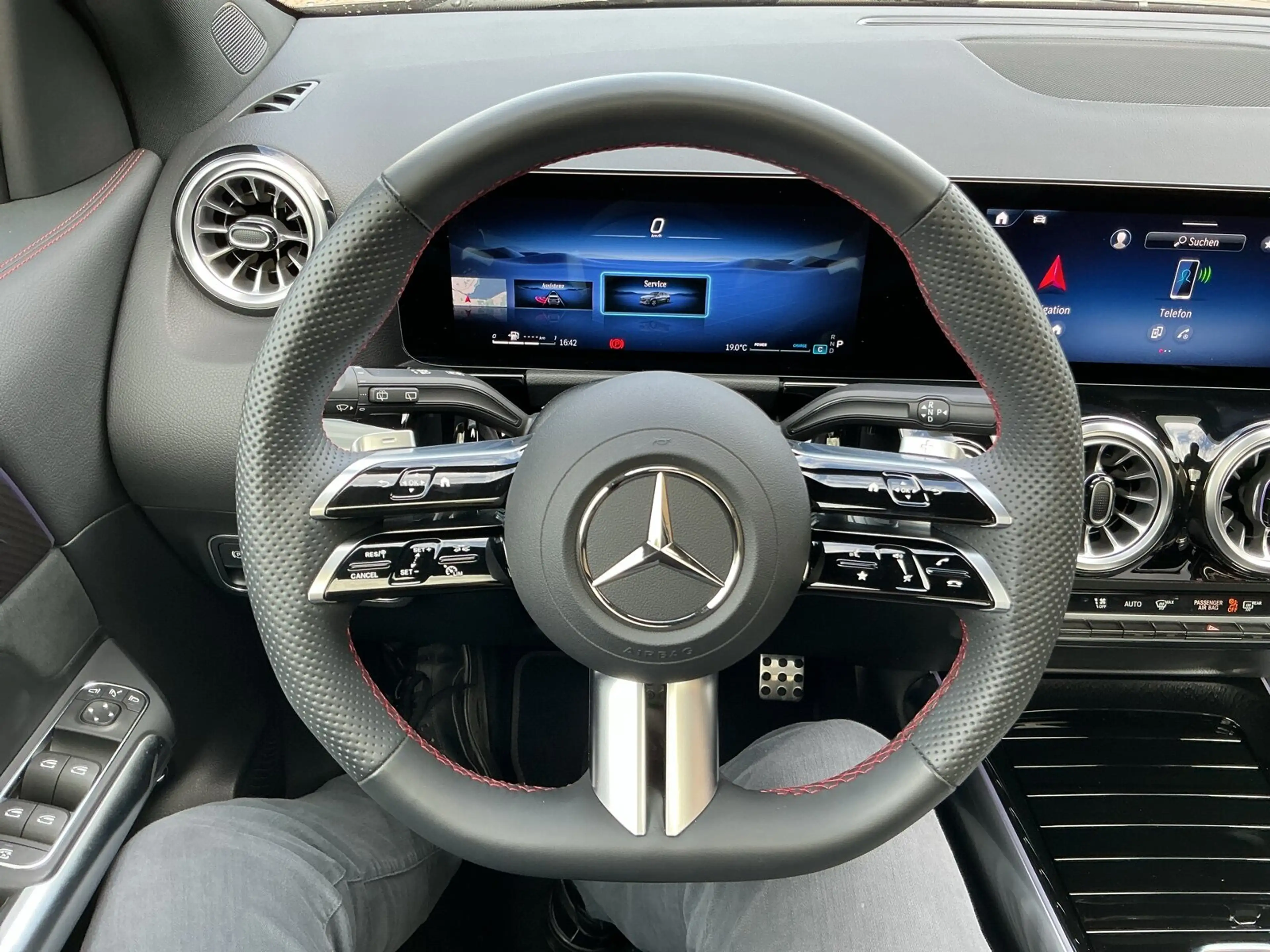 Mercedes-Benz GLA 200 GLA 200 AMG Edition Distro 360 Kam LED Spiegelpak — photo 13