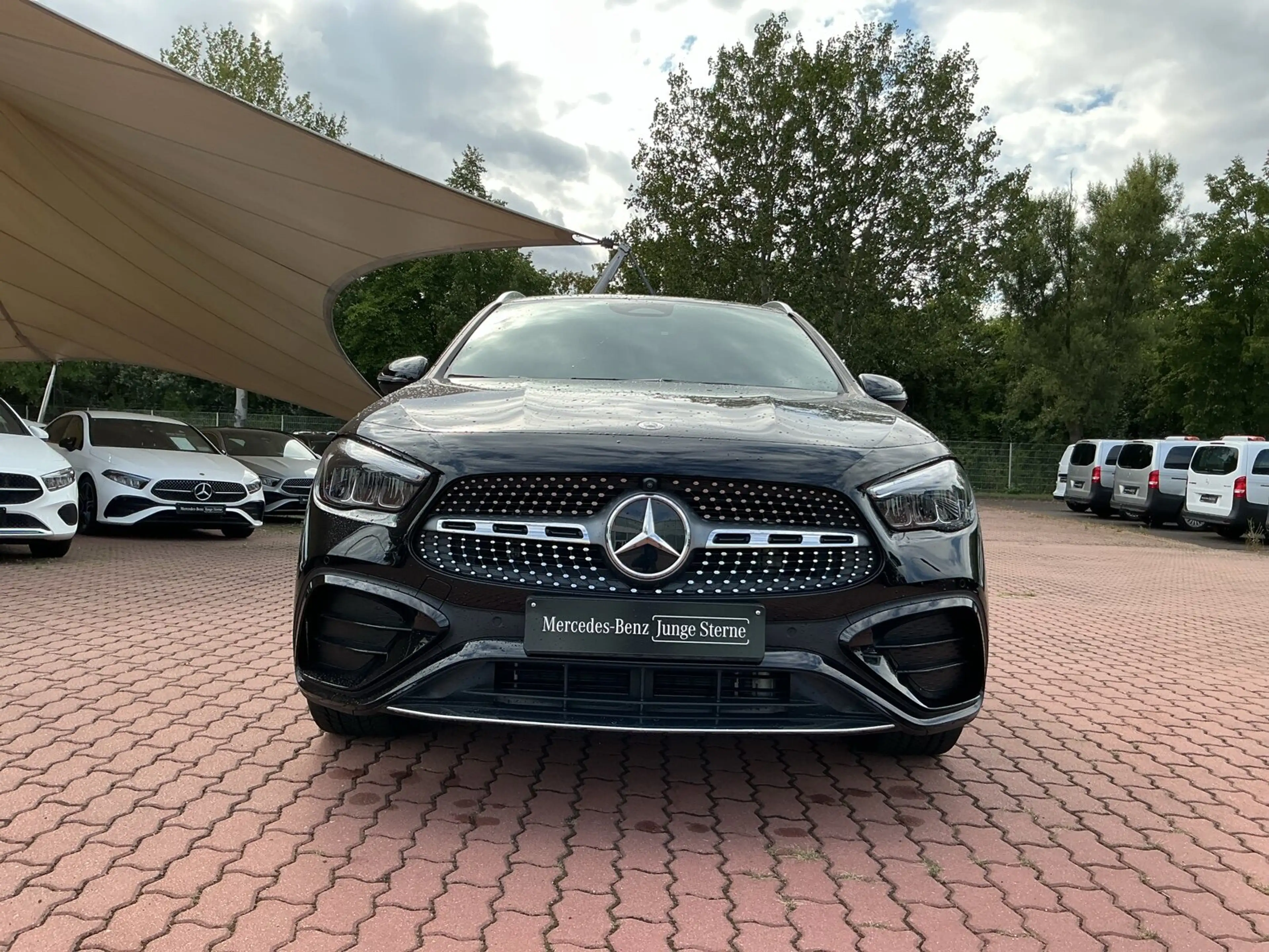 Mercedes-Benz GLA 200 GLA 200 AMG Edition Distro 360 Kam LED Spiegelpak — photo 2