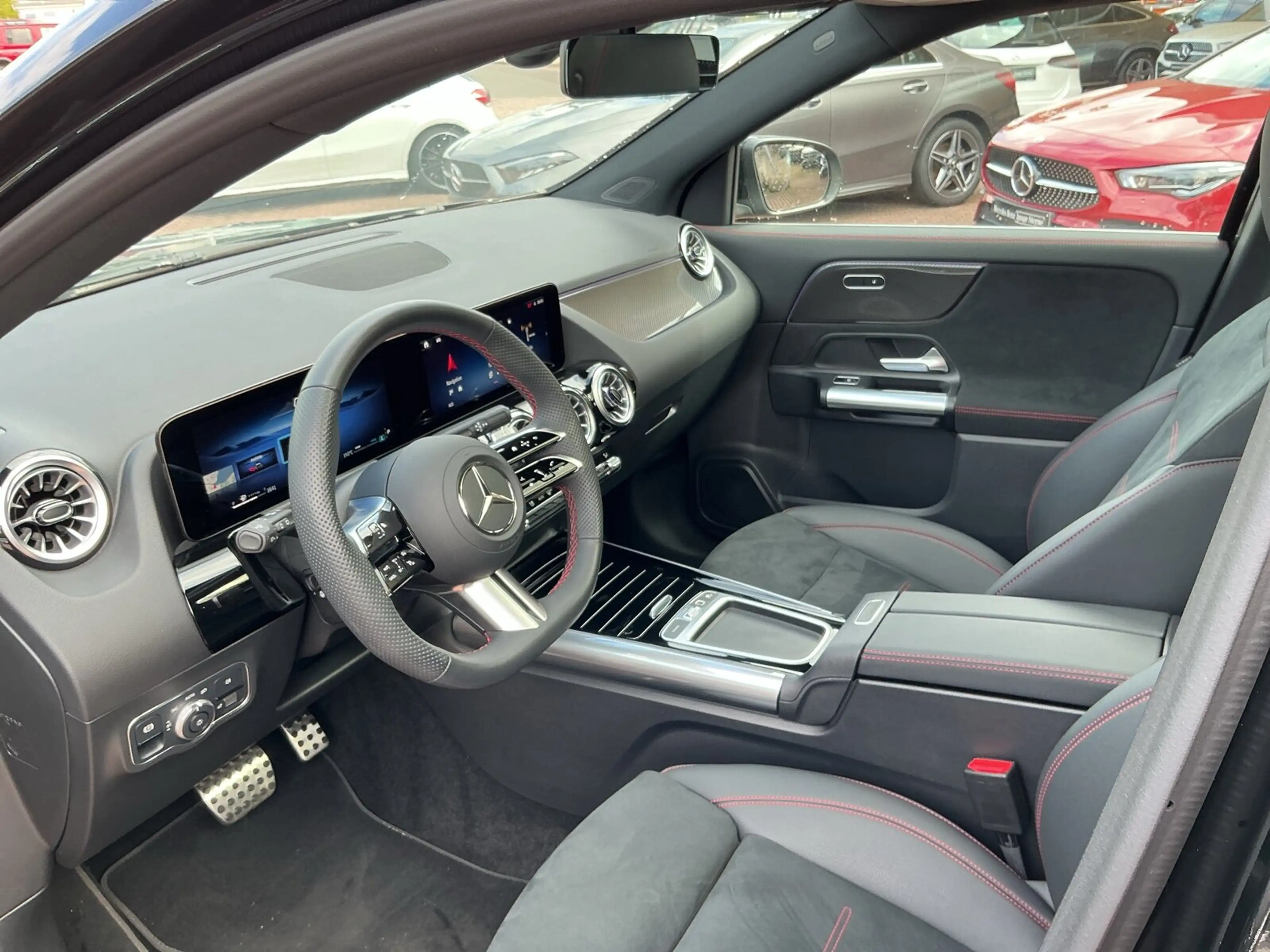Mercedes-Benz GLA 200 GLA 200 AMG Edition Distro 360 Kam LED Spiegelpak — photo 9
