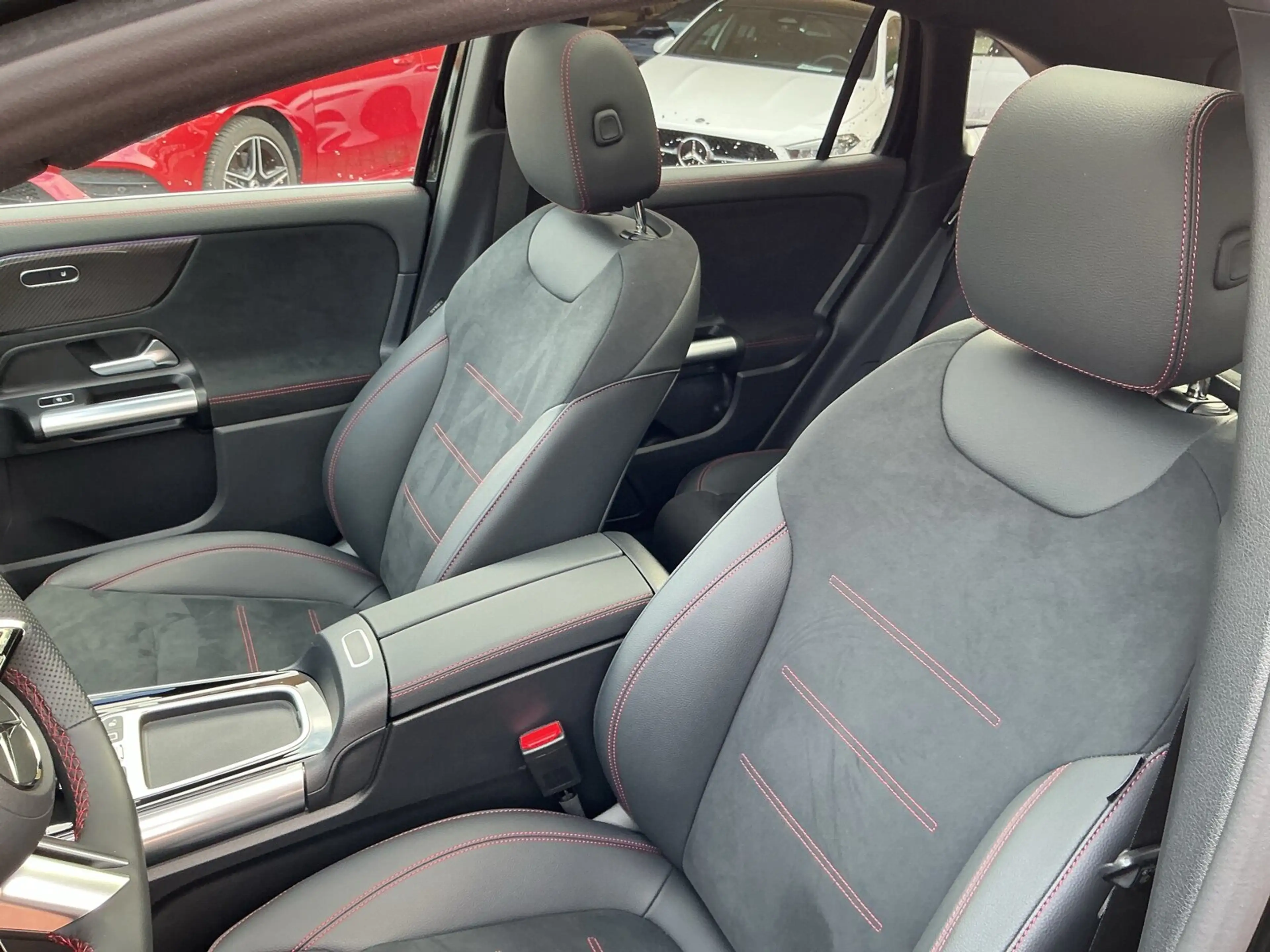 Mercedes-Benz GLA 200 GLA 200 AMG Edition Distro 360 Kam LED Spiegelpak — photo 10