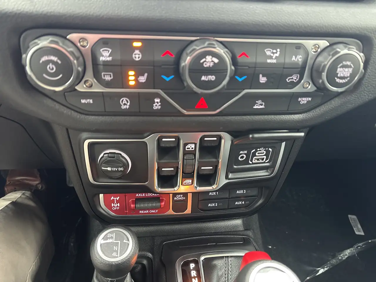Jeep Gladiator photo Jeep Gladiator