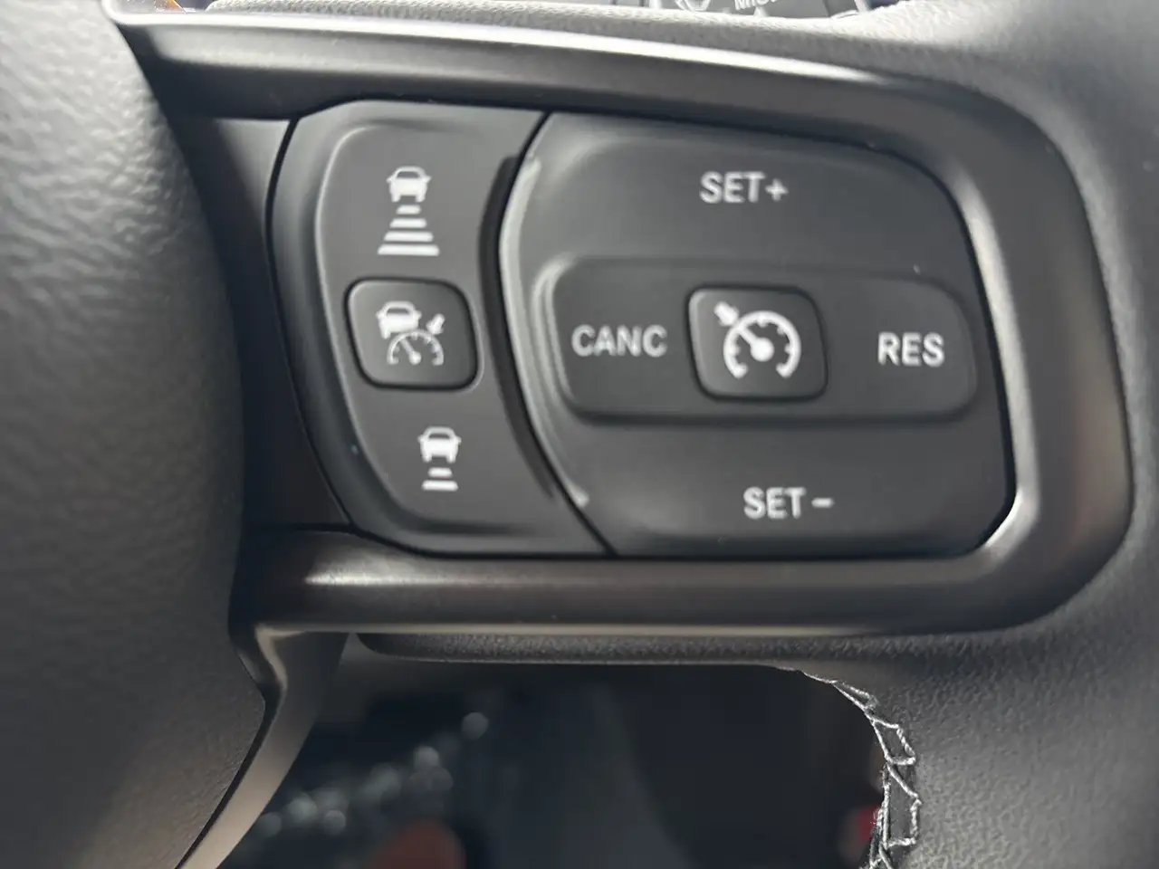 Jeep Gladiator photo Jeep Gladiator