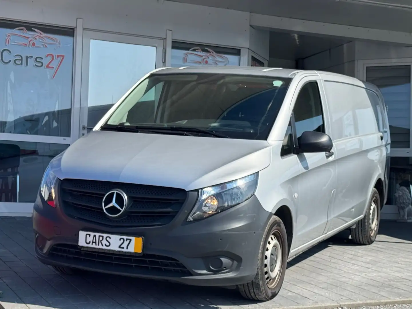 Mercedes-Benz Vito Kasten 116 CDI RWD extralang Navi Kamera SH Silber - 1