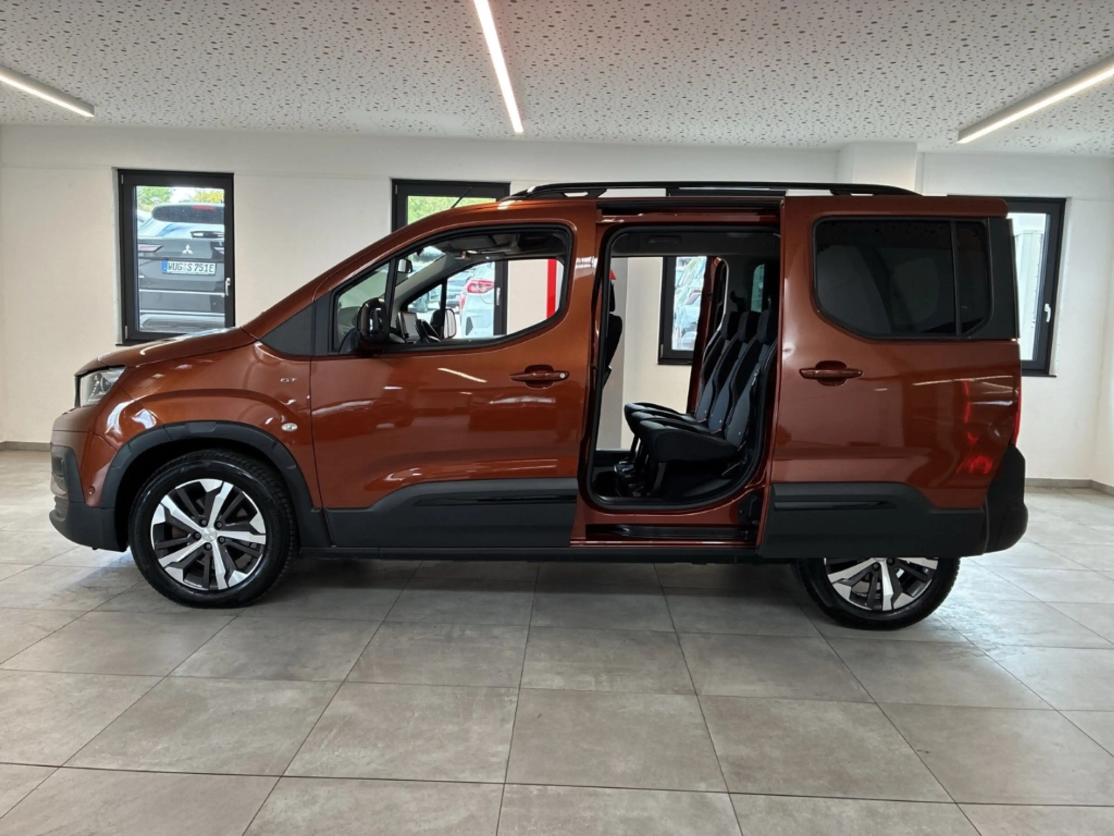 Peugeot Rifter 1.5 BlueHDI 130 FAP GT L1 Navi LED — photo 13