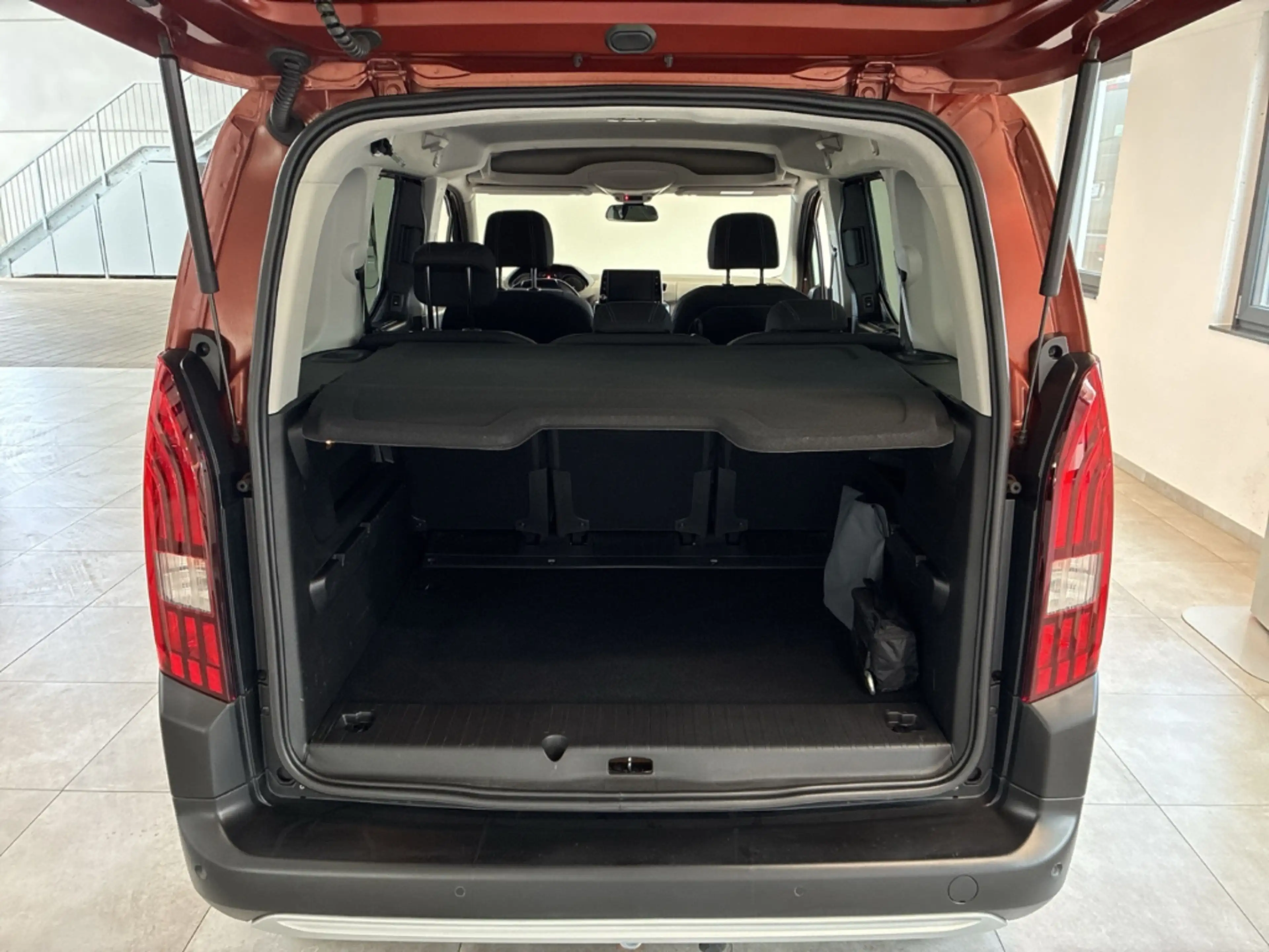 Peugeot Rifter 1.5 BlueHDI 130 FAP GT L1 Navi LED — photo 6