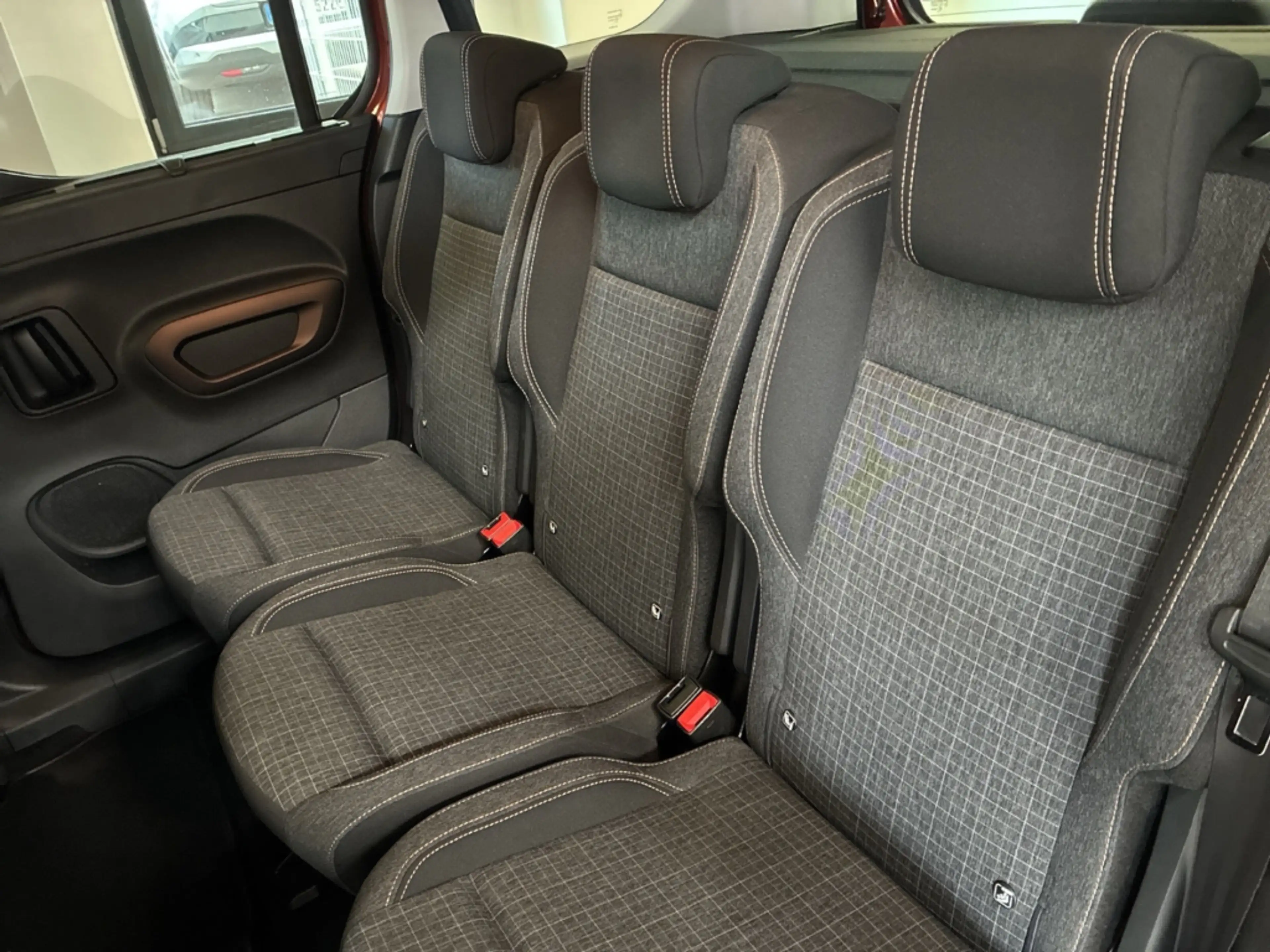 Peugeot Rifter 1.5 BlueHDI 130 FAP GT L1 Navi LED — photo 11