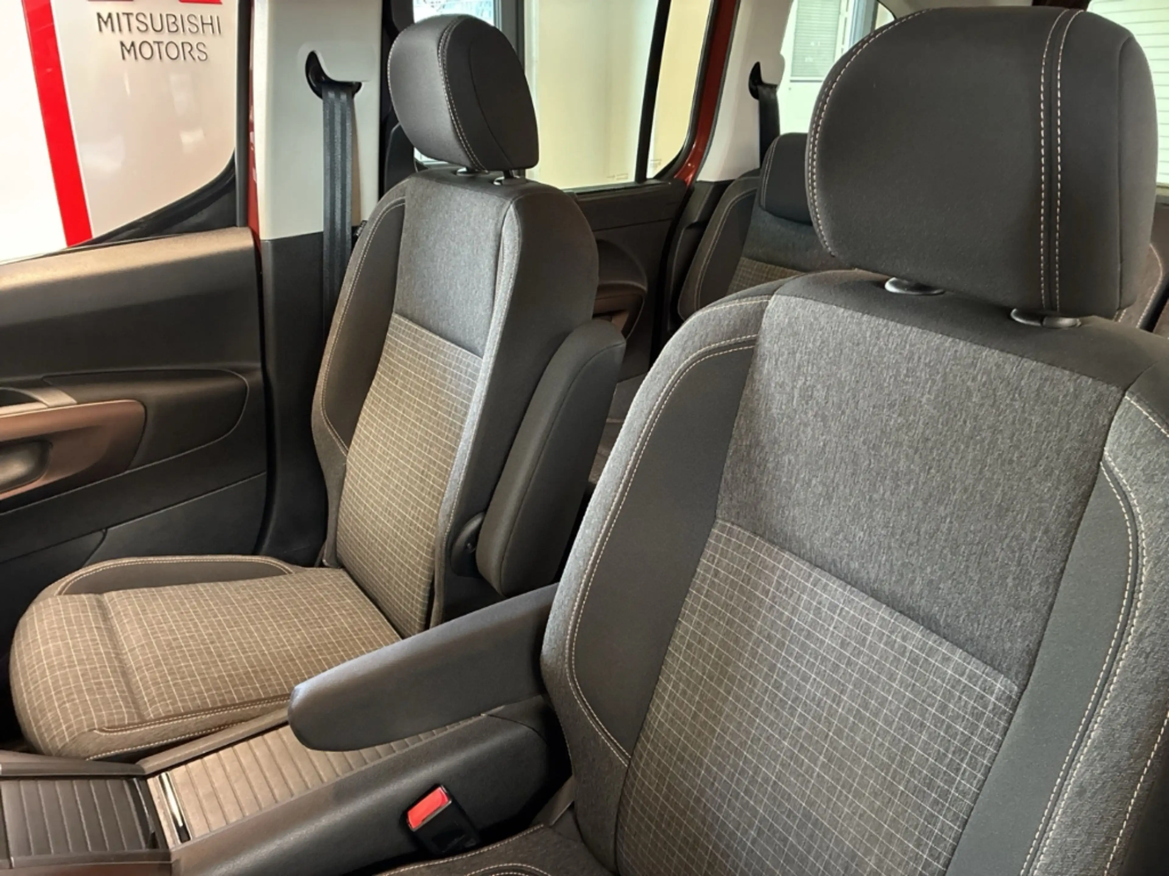 Peugeot Rifter 1.5 BlueHDI 130 FAP GT L1 Navi LED — photo 10
