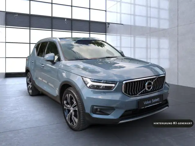 Volvo XC40 view 8