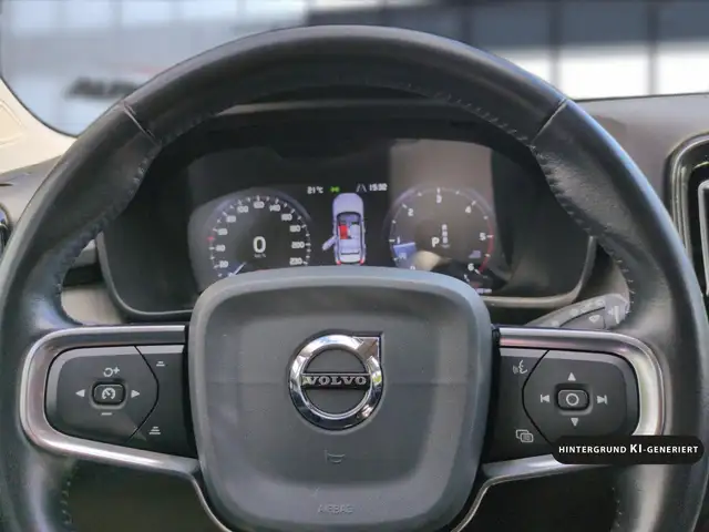 Volvo XC40 view 15