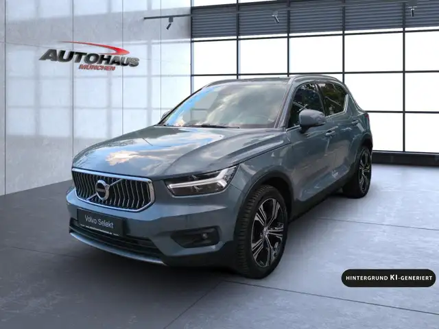 Volvo XC40 view 3
