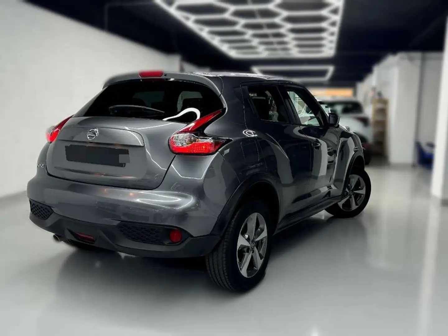 Nissan Juke G E6D-Temp 83 kW(112 CV) 5M/T N-CONNECTA Gris - 2