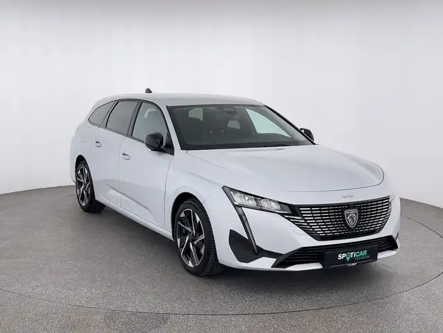 Peugeot 308 view 3