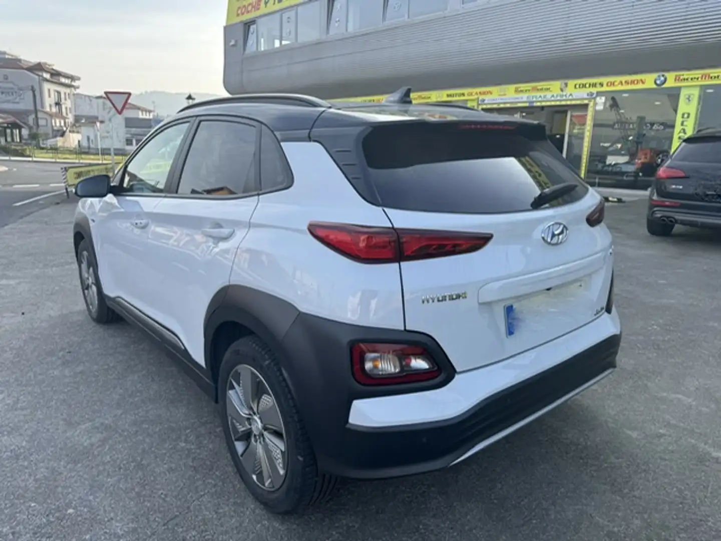 Hyundai KONA EV Style 2C 484 150kW Blanco - 2