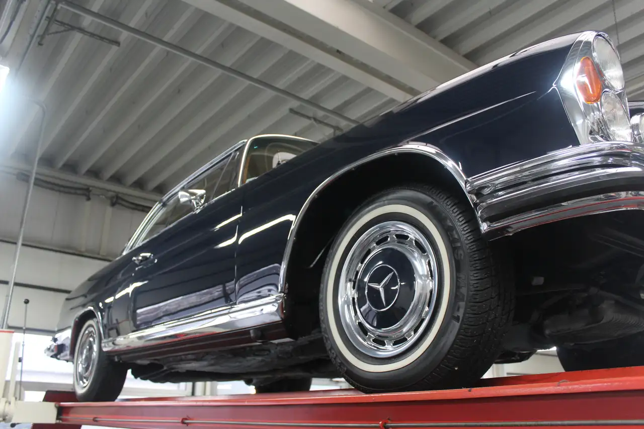 Mercedes-Benz 280 SE 3.5 Coupe "Flachkühler" Reconditioned by a well, foto 10