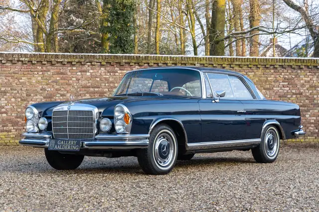 Mercedes-Benz 280 SE 3.5 Coupe "Flachkühler" Reconditioned by a well