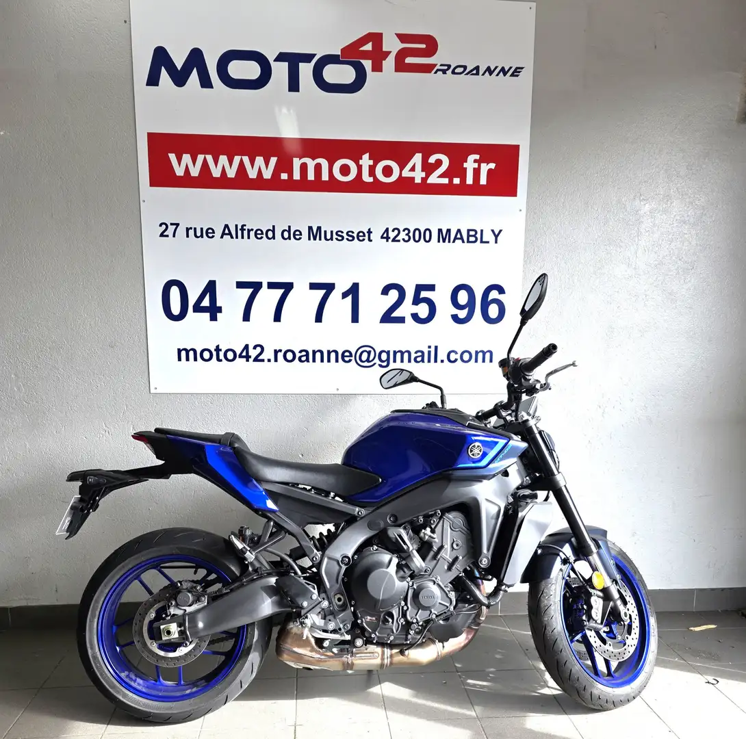 Yamaha MT-09 Blau - 2