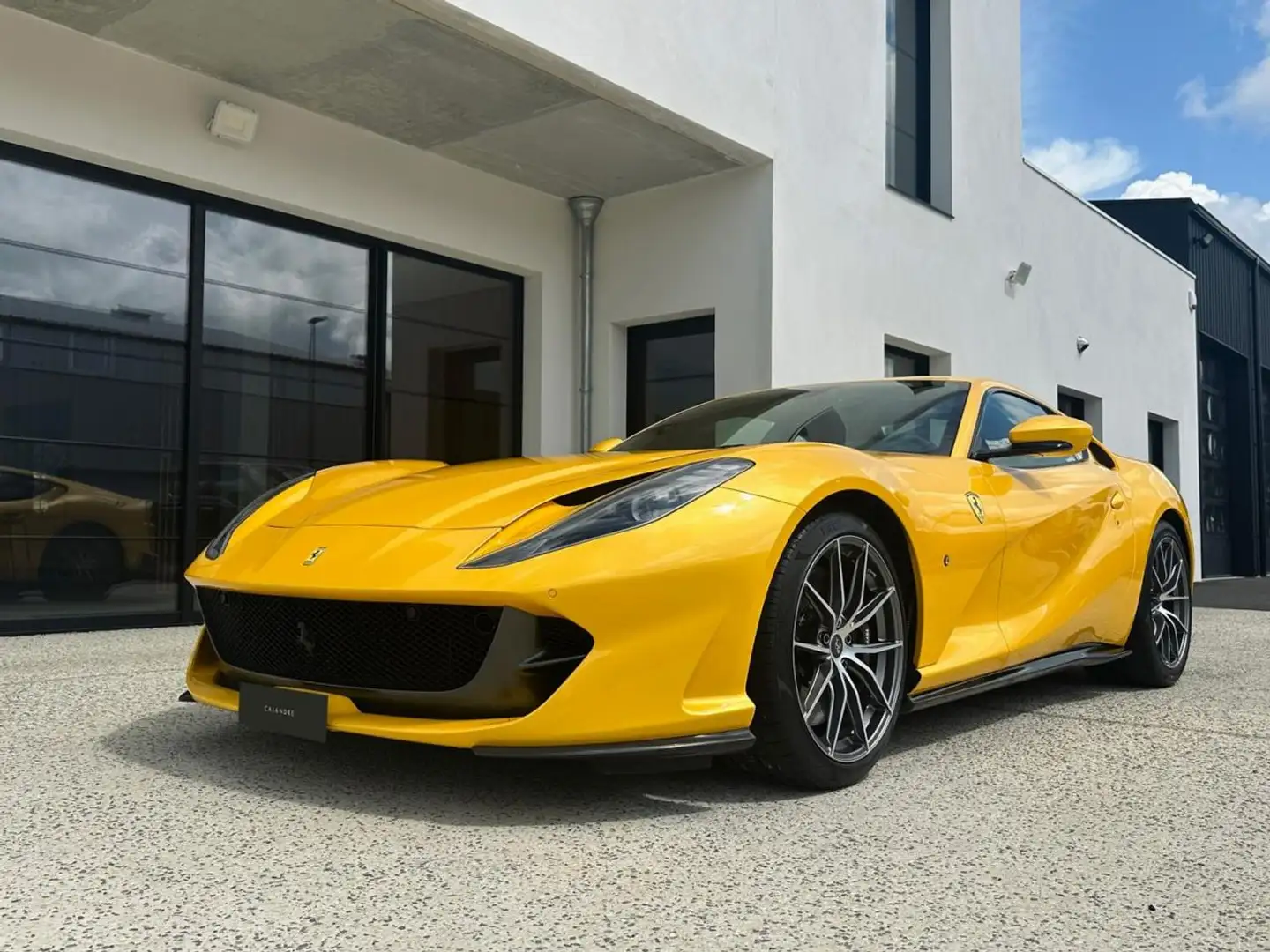 Ferrari 812 6.5i V12 Geel - 1