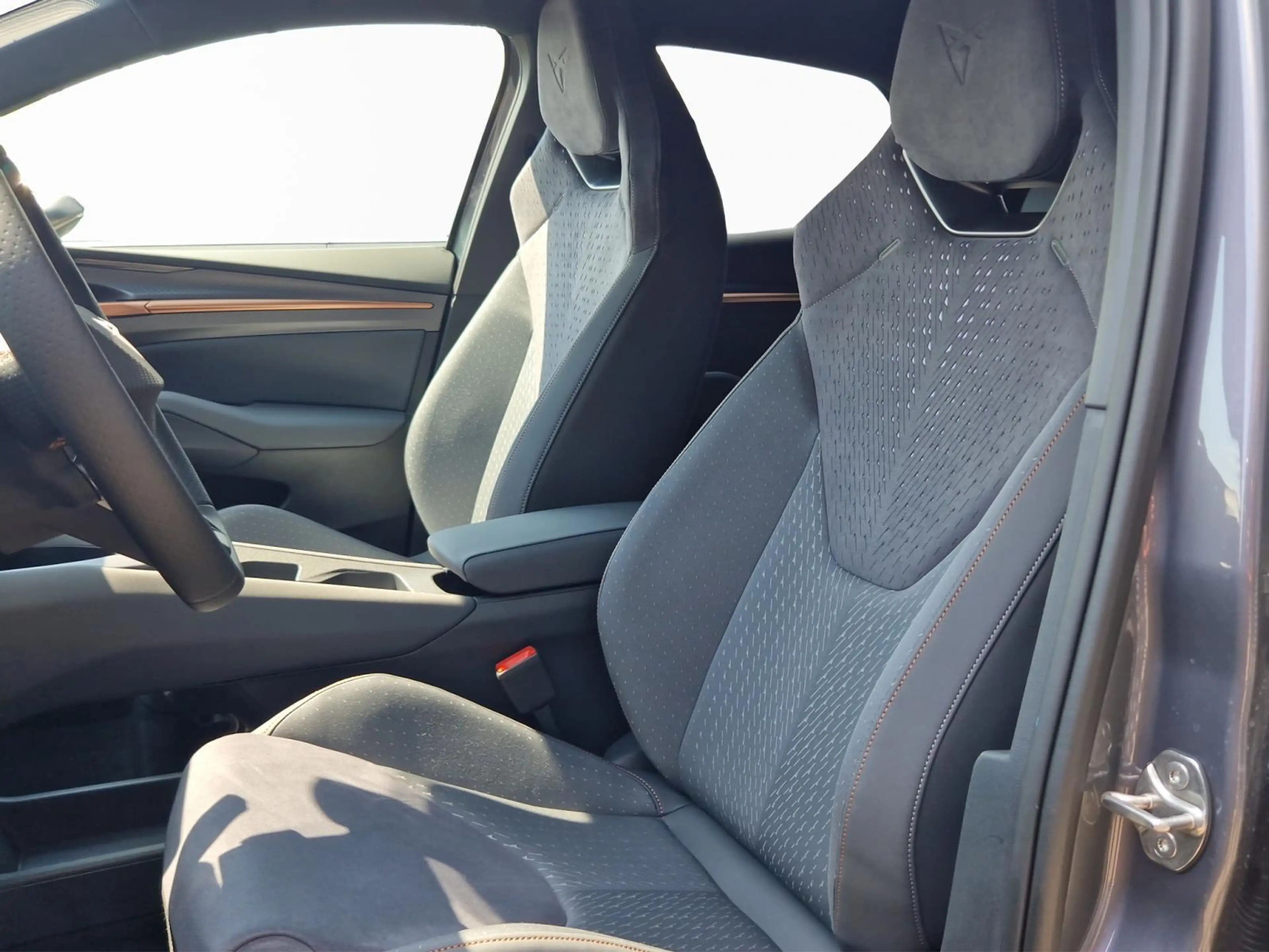 CUPRA Raval Dynamic Plus-Plasma/Black Roof — photo 14