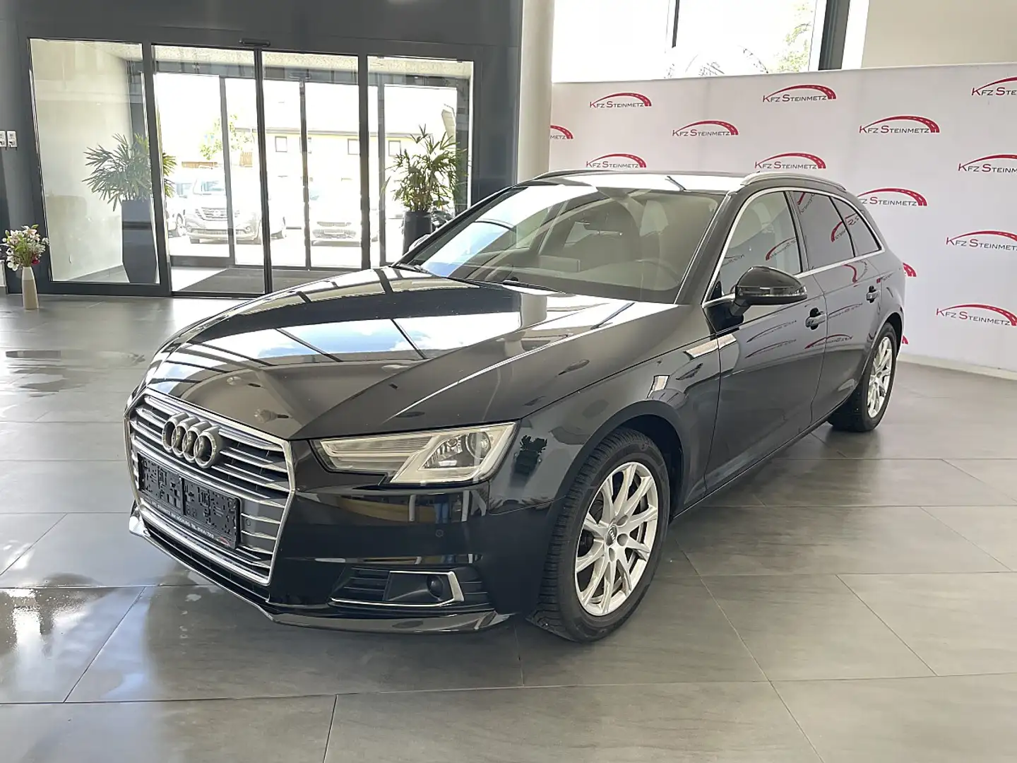 Audi A4 Avant 2,0 TDI S-tronic Schwarz - 1