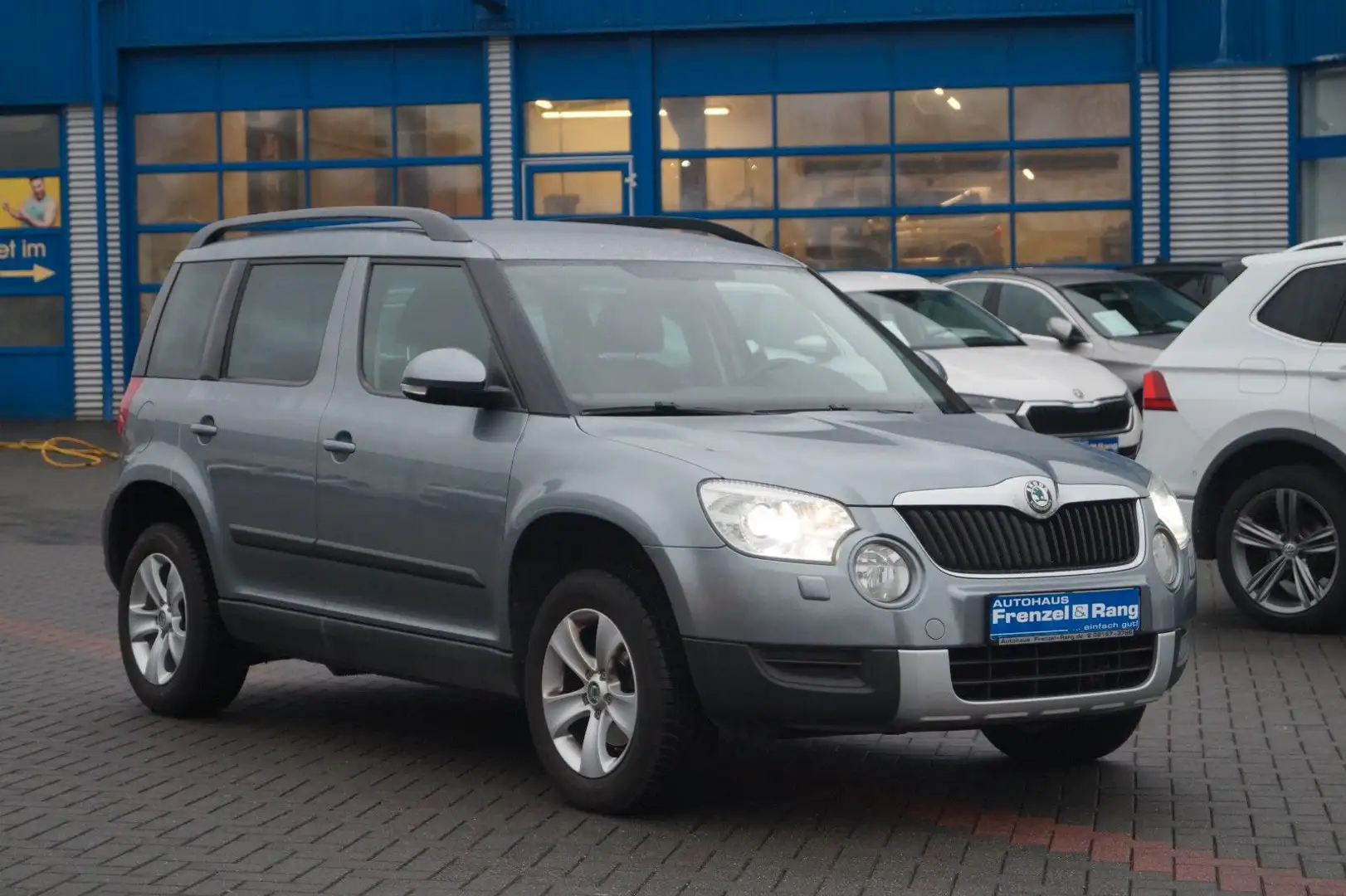 Skoda Yeti Ambition Plus Edition *AHK*Allwetter*Xenon* Gris - 1