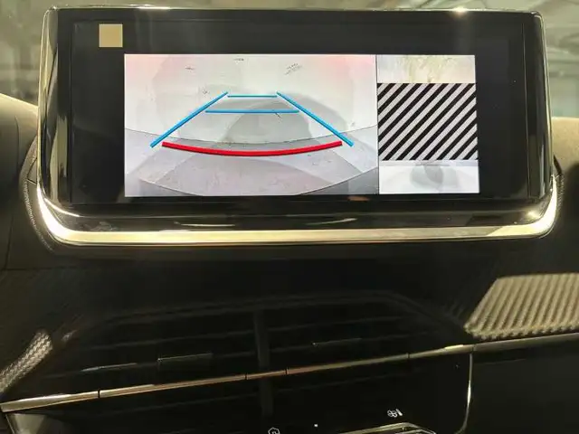 Peugeot 208 view 12