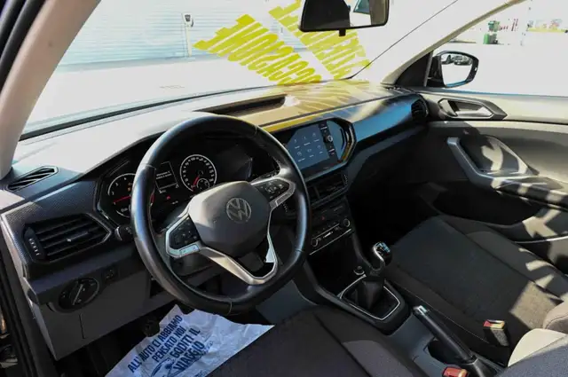 Volkswagen T-Cross view 12