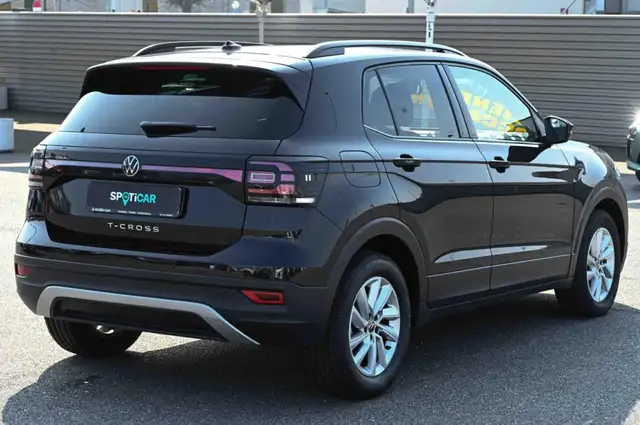 Volkswagen T-Cross view 5