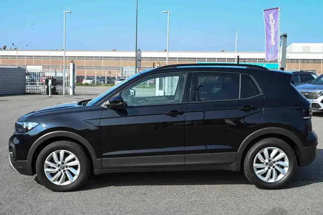 Volkswagen T-Cross view 8