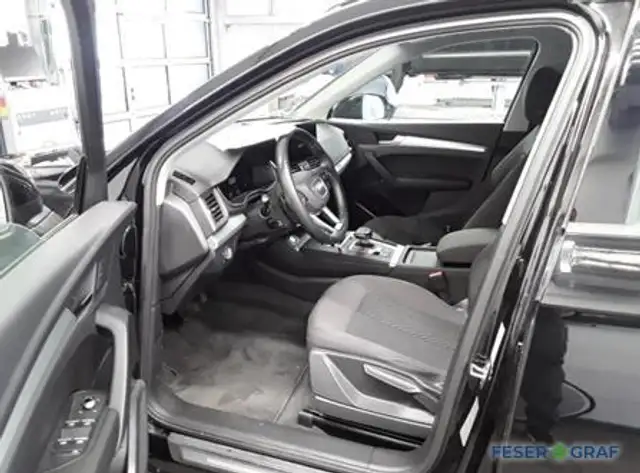 Audi Q5 view 6