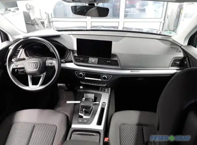 Audi Q5 view 7