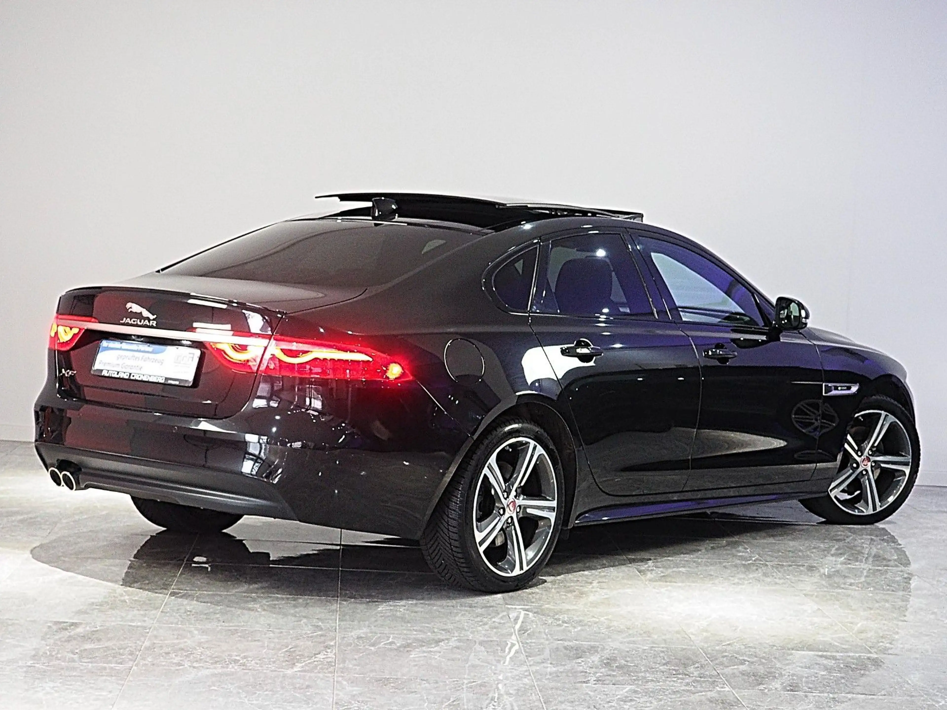 Jaguar XF *R-SPORTLINE*TÜV+SERVICE-NEU*LEDER*XENON* — photo 4