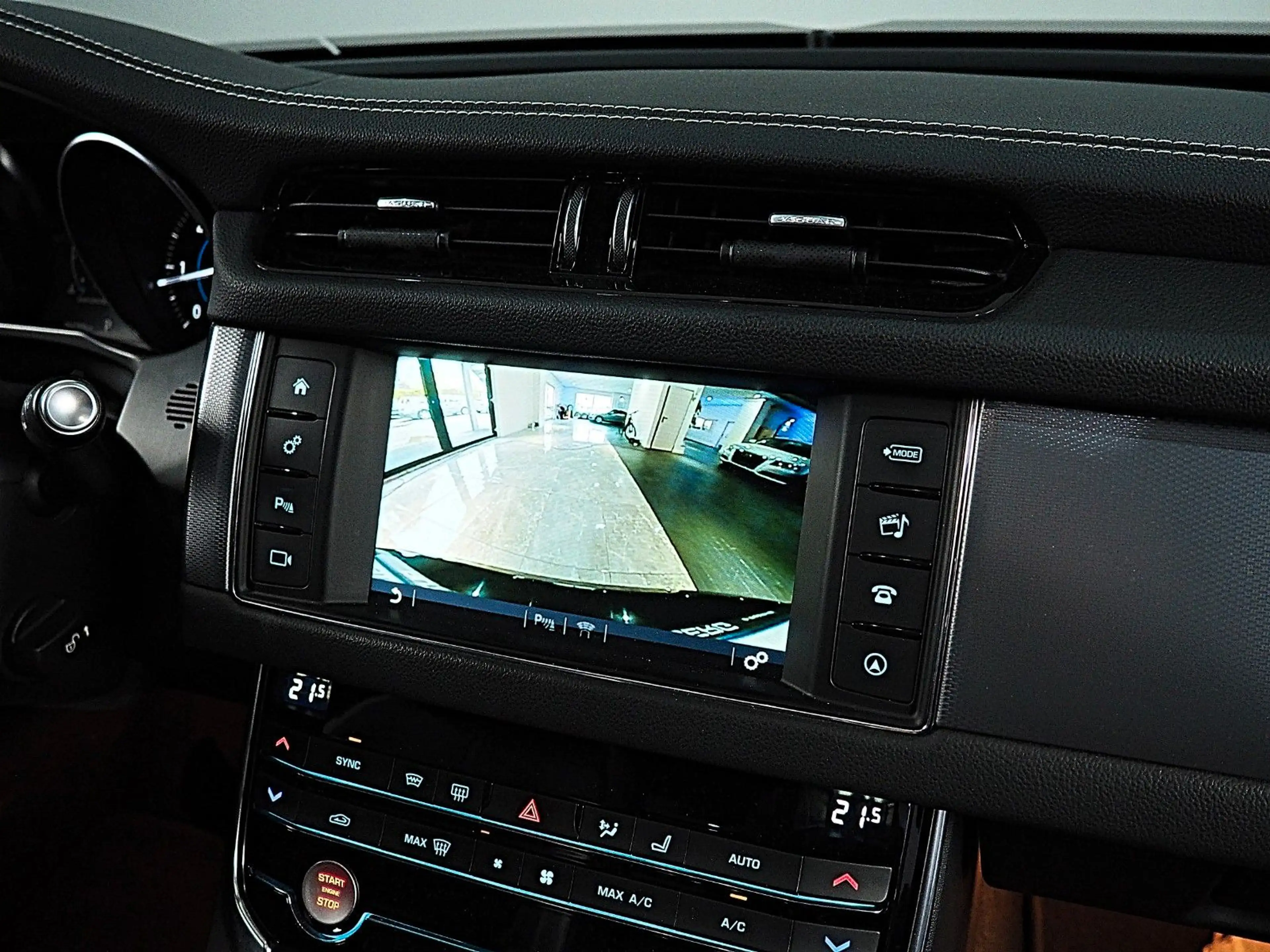 Jaguar XF *R-SPORTLINE*TÜV+SERVICE-NEU*LEDER*XENON* — photo 14