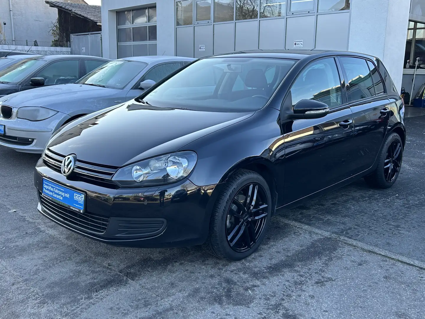 Volkswagen Golf Comfortline 2.0 TDI Klima SHZ PDC Temp AUX Zwart - 1